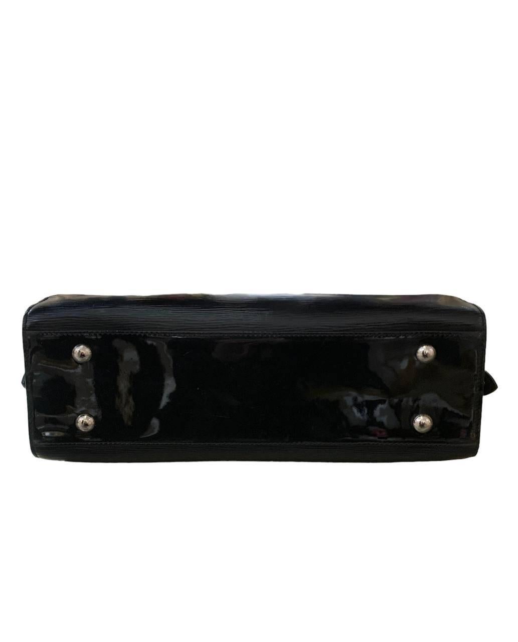 Louis Vuitton Montaigne Vintage Bag Black Epi Leather  For Sale 4