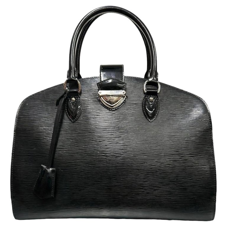 Louis Vuitton Montaigne Vintage Bag Black Epi Leather For Sale at