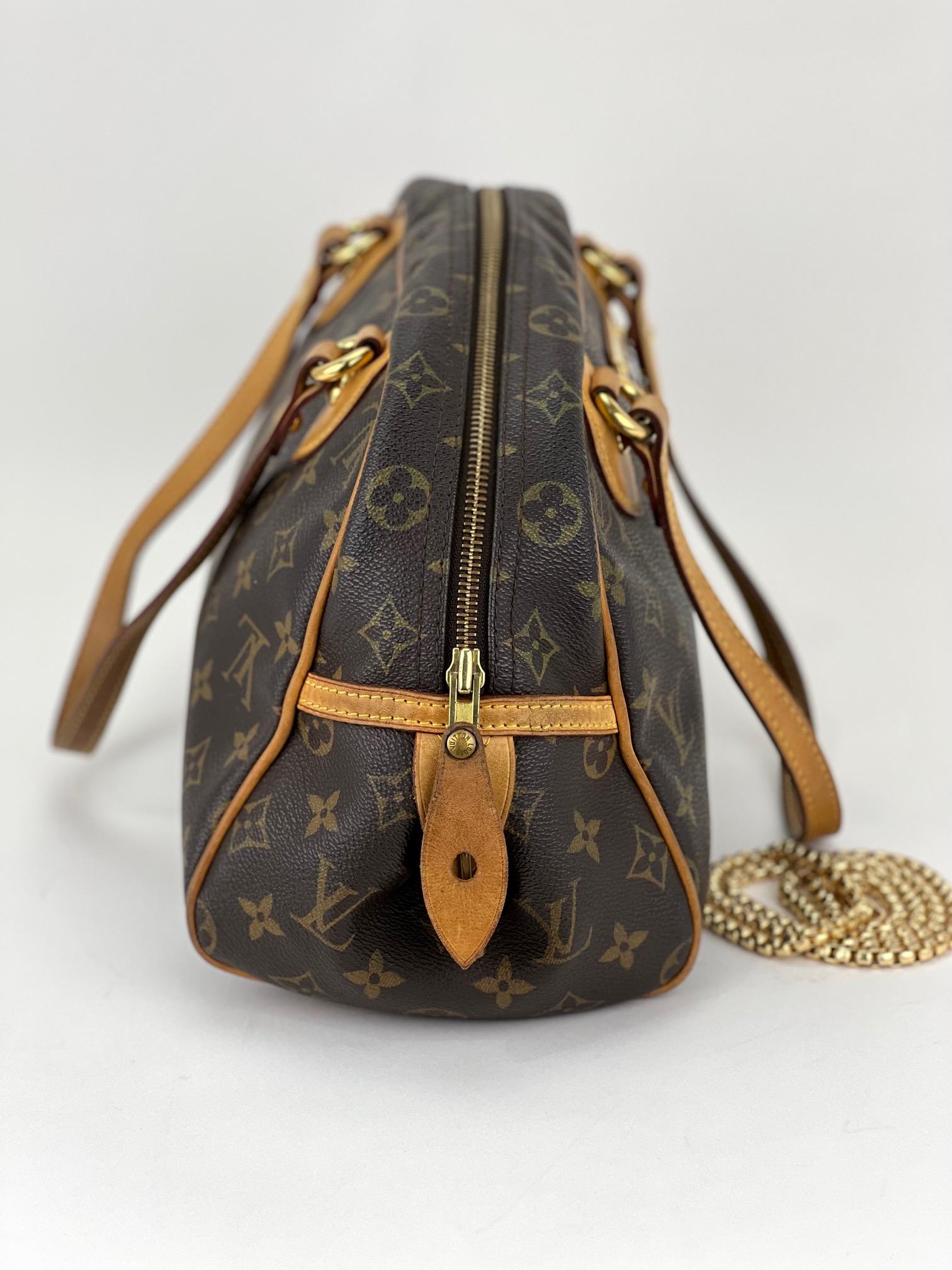 Noir LOUIS VUITTON MONTORGUEIL PM  Sac à main porté à l'épaule en toile avec monogramme  en vente