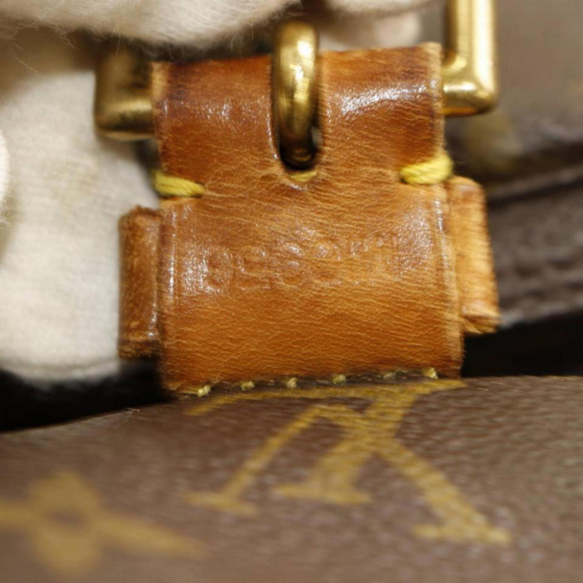 Width (inch) : 11.8 inch(approx)
Width (cm) : 30 cm(approx)
Height (inch) : 15.3 inch(approx)
Height (cm) : 39 cm(approx)
Depth (inch) : 5.11 inch(approx)
Depth (cm) : 13 cm(approx)
Shoulder (inch) : 25.59 inch - 27.95 inch
Shoulder (cm) : 65 cm -