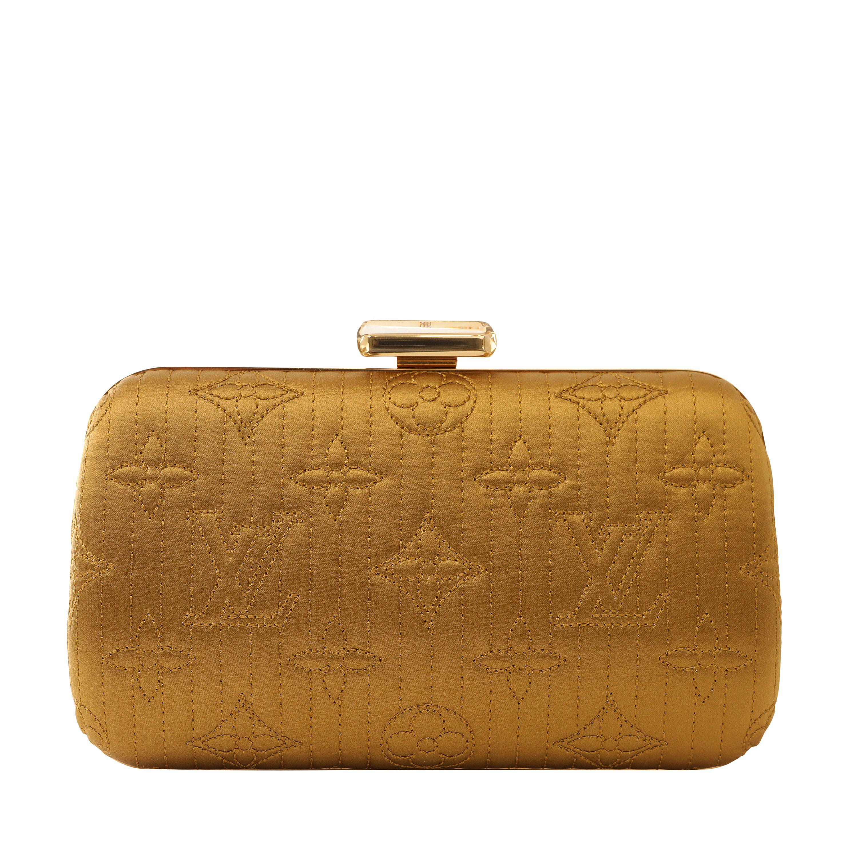 Louis Vuitton Moutard Monogramm Satin Minaudiere mit Goldbeschlägen im Zustand „Gut“ im Angebot in Palm Beach, FL