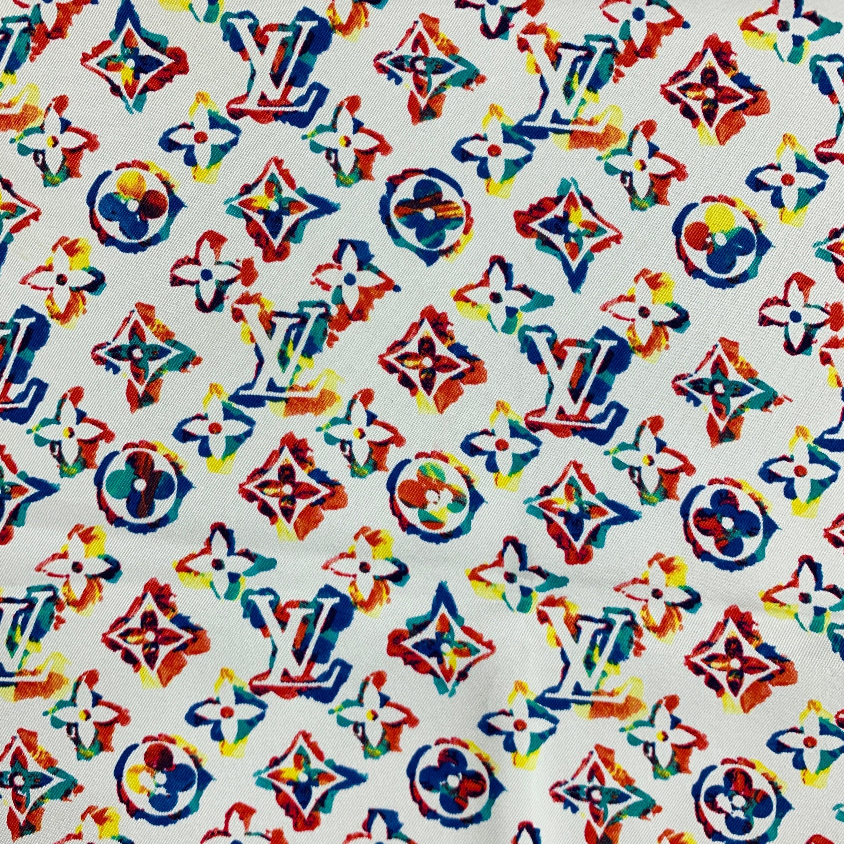 LOUIS VUITTON scarf
in a white and multi-color silk featuring rainbow monogram and floral print, and luxurious hand rolled edges.Good Pre-Owned Condition. 

Measurements: 
  26.5 inches  x 26.5 inches 
  
  
 
Reference No.: 129000
Category: