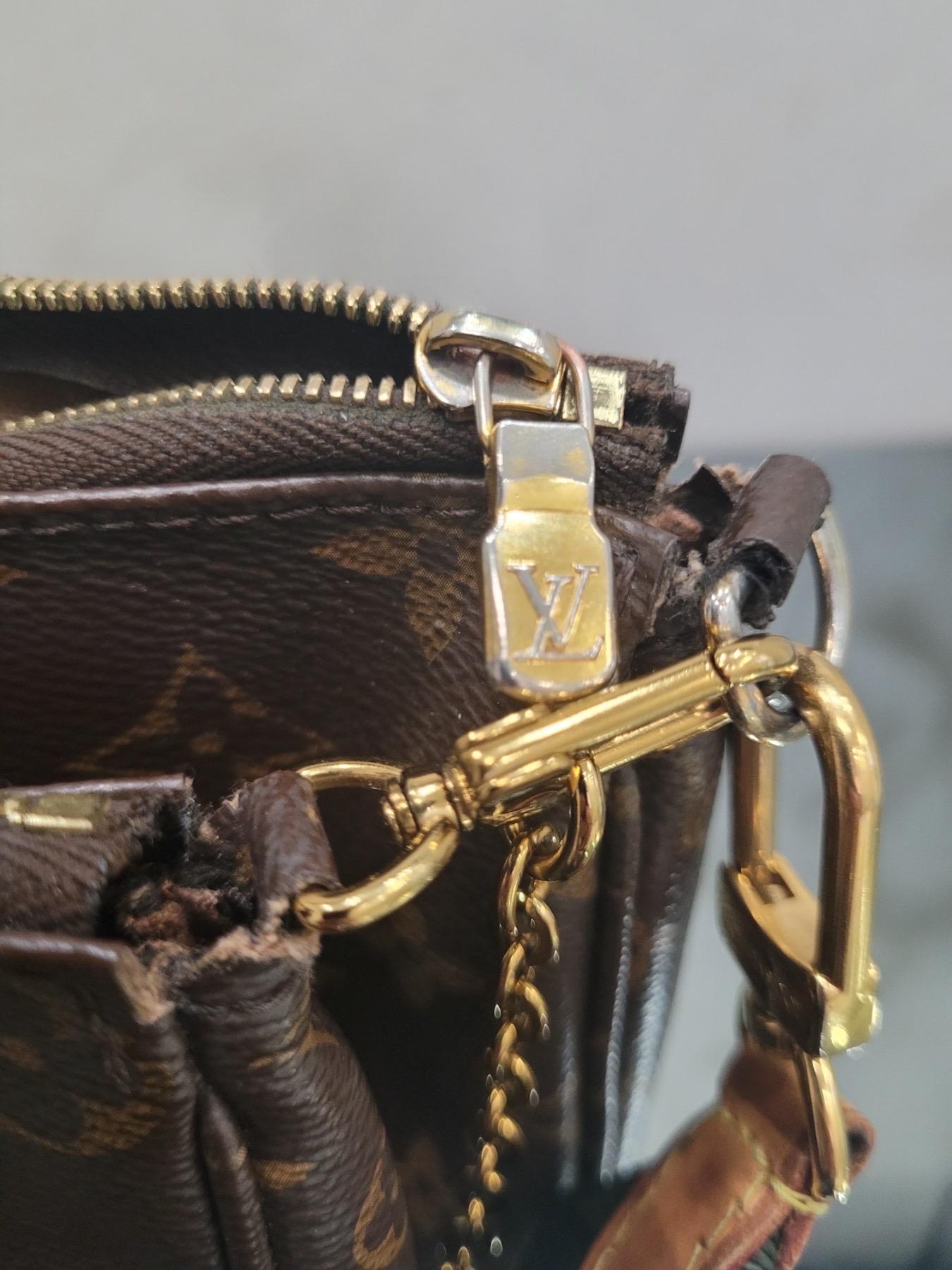 Louis Vuitton Multi Pochette Accessoires Borsa a tracolla in vendita 2