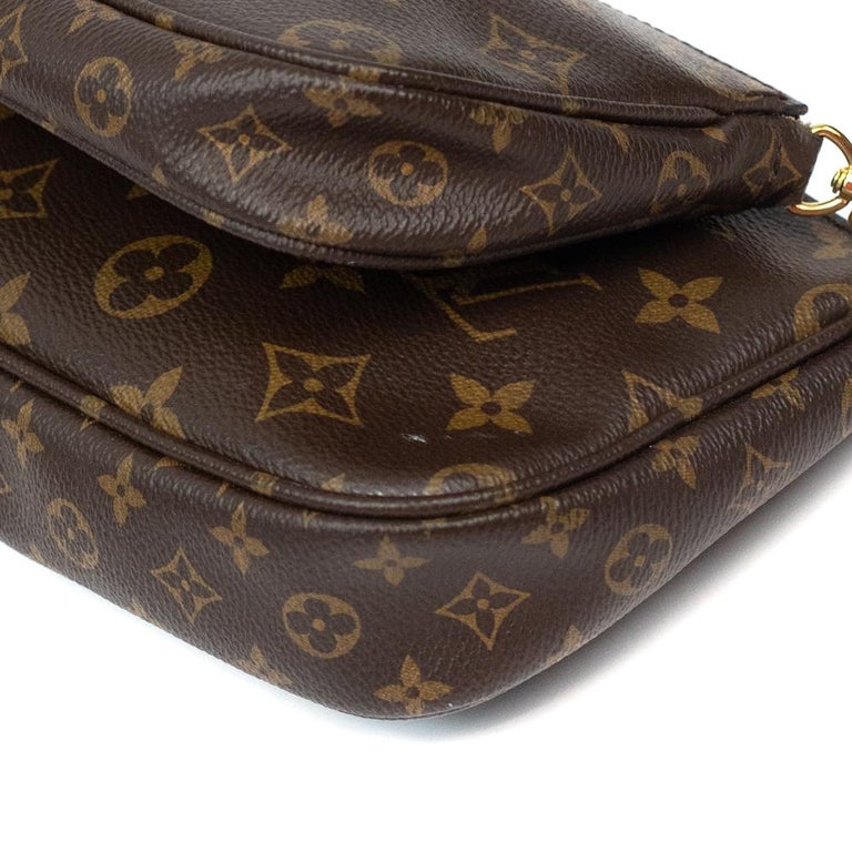 Louis Vuitton Multi Pochette shoulder bag Cloth accessories Occasion