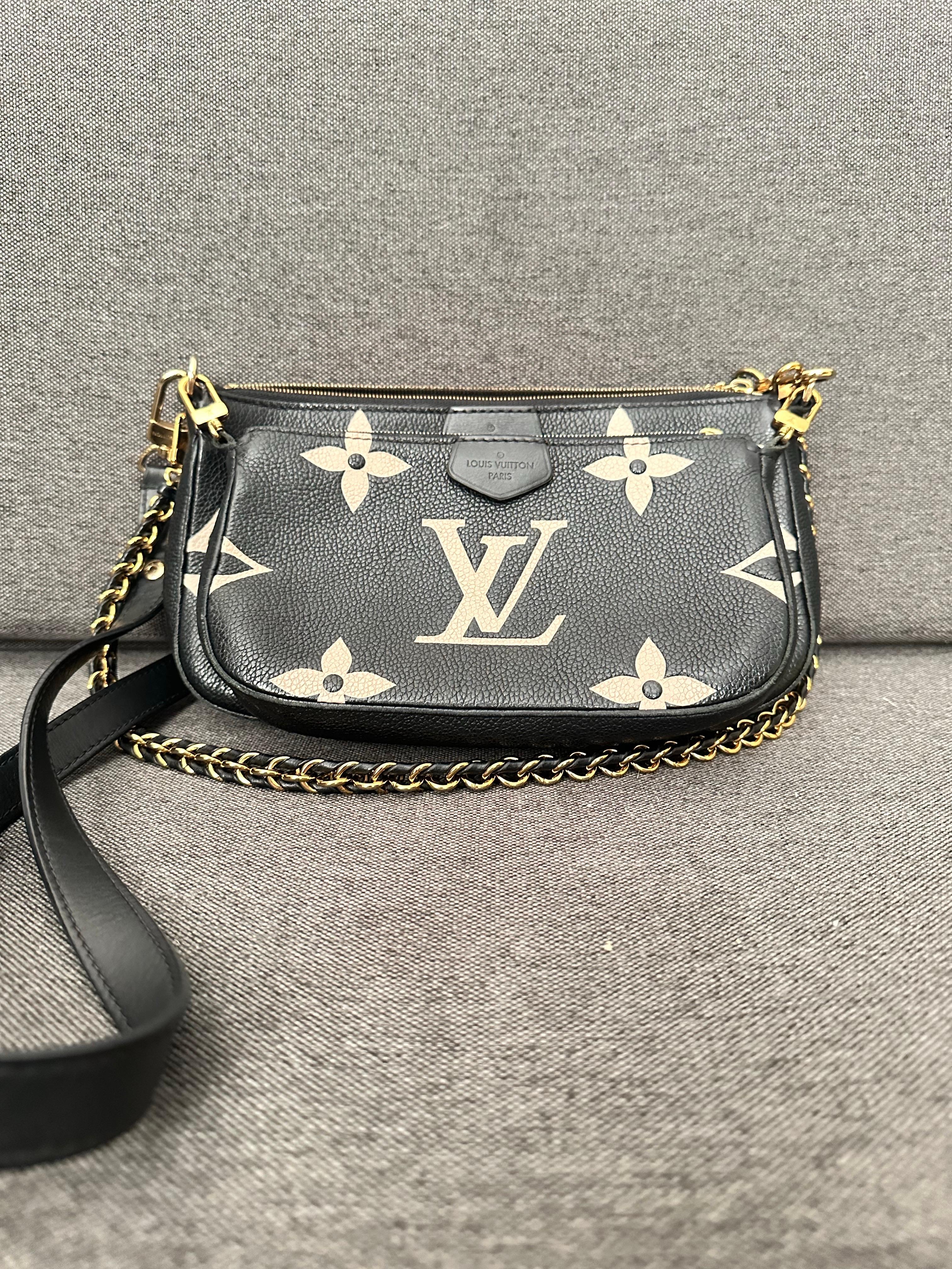Louis Vuitton Multi Pochette Accessoires Borsa in pelle con impianto Monogram in vendita 7
