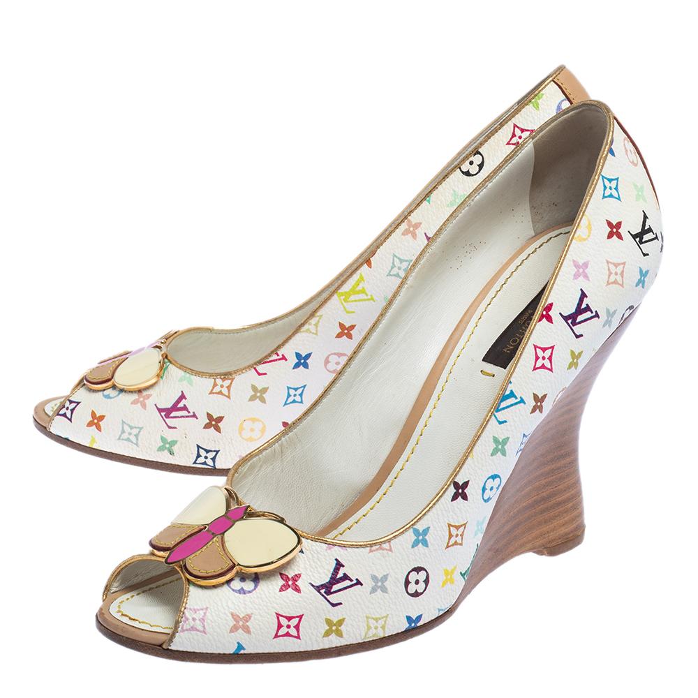 Louis Vuitton Multicolor Coated Canvas Primrose Wedge Pumps Size 38.5 In Good Condition In Dubai, Al Qouz 2