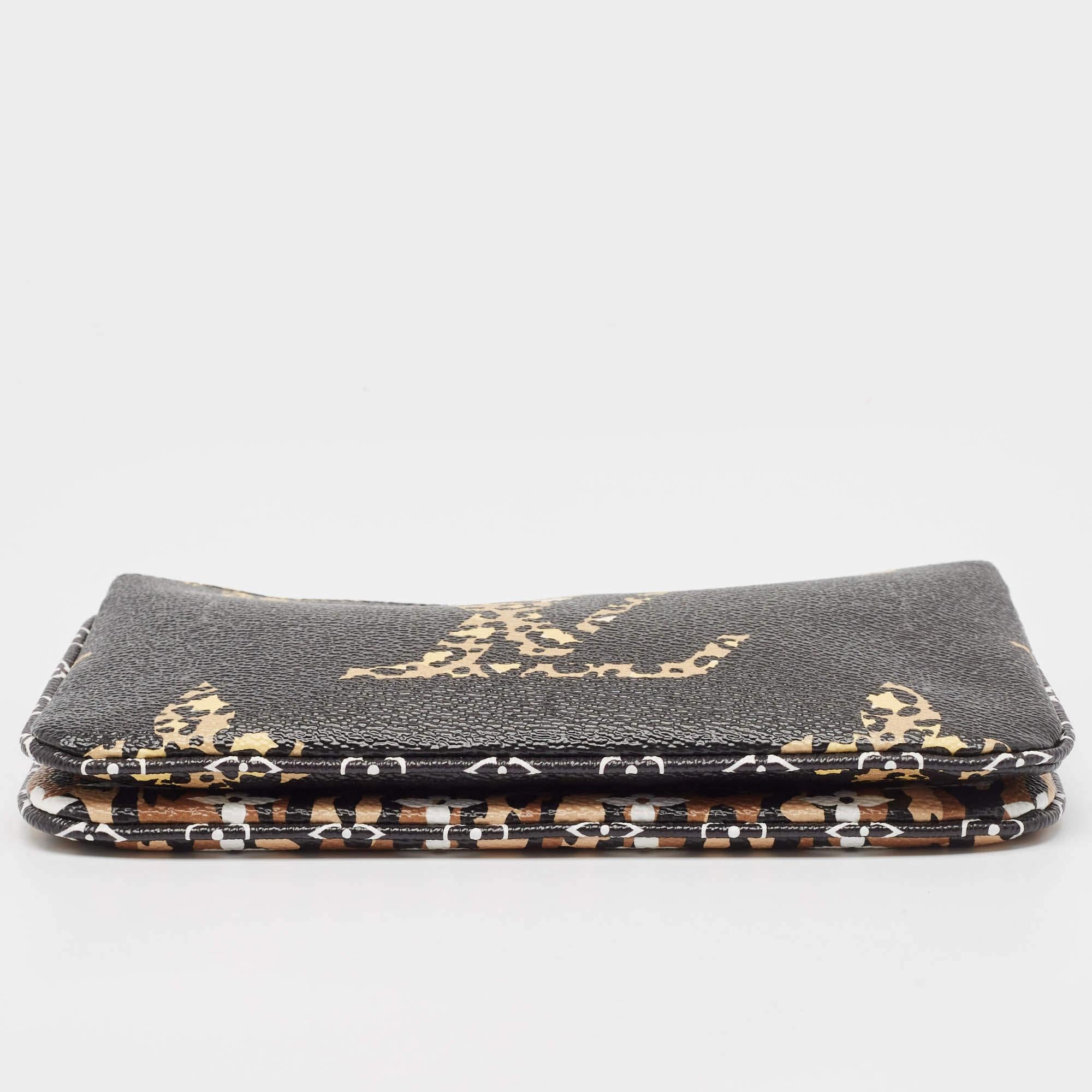 Louis Vuitton Multicolor Riese Monogramm Leinwand Dschungel Doppel-Zip-Pochette im Angebot 1
