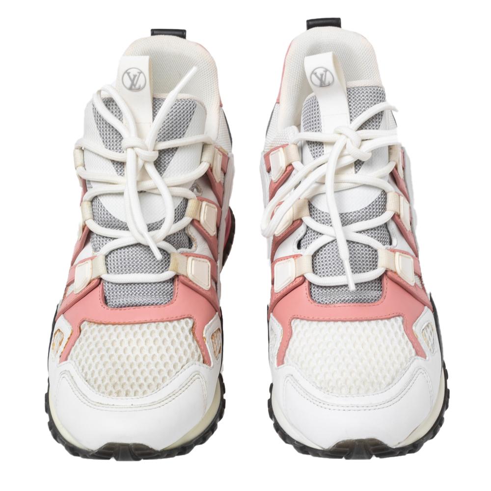 Made to provide comfort, these Run Away sneakers by Louis Vuitton are trendy and stylish. They've been crafted from quality materials and designed with lace-up vamps, perforated details, and the label on the counters. Wear them with your casual