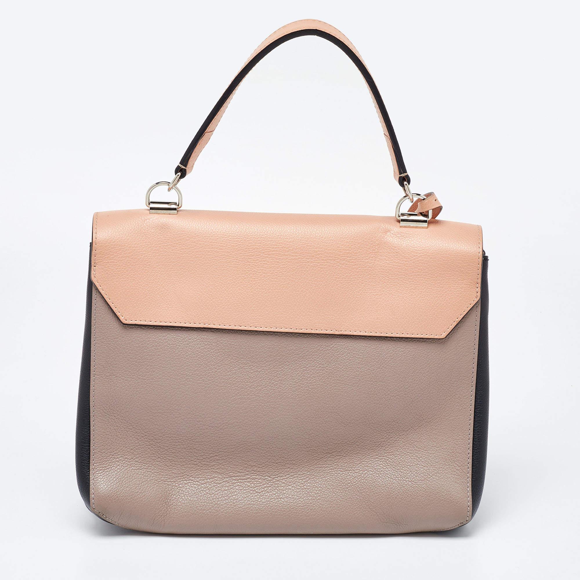 Louis Vuitton Multicolor Leather Lockme II Bag In Good Condition For Sale In Dubai, Al Qouz 2