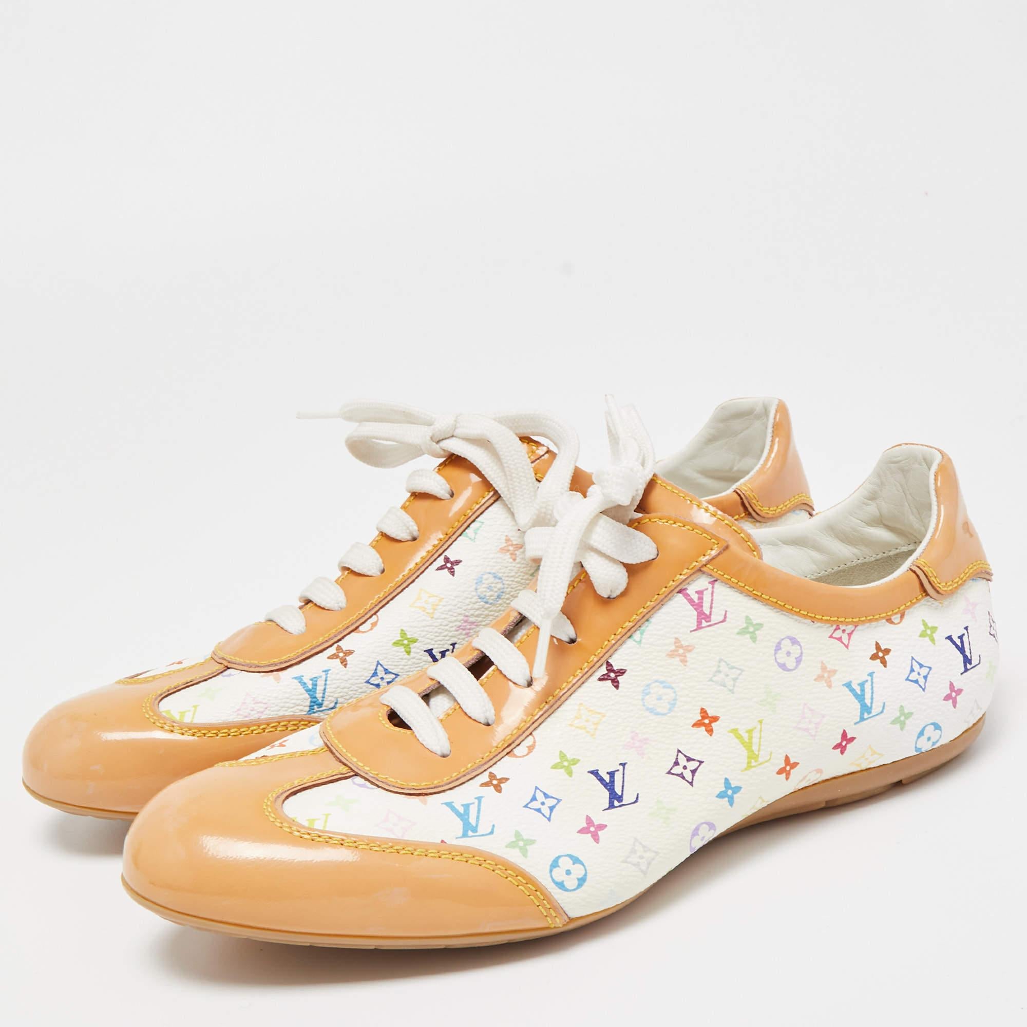 These sneakers from LV represent the best of fashion. They are crafted from high-quality materials and designed with nothing but style. A perfect fit for all casual occasions, these sneakers will spruce up any look effortlessly.

