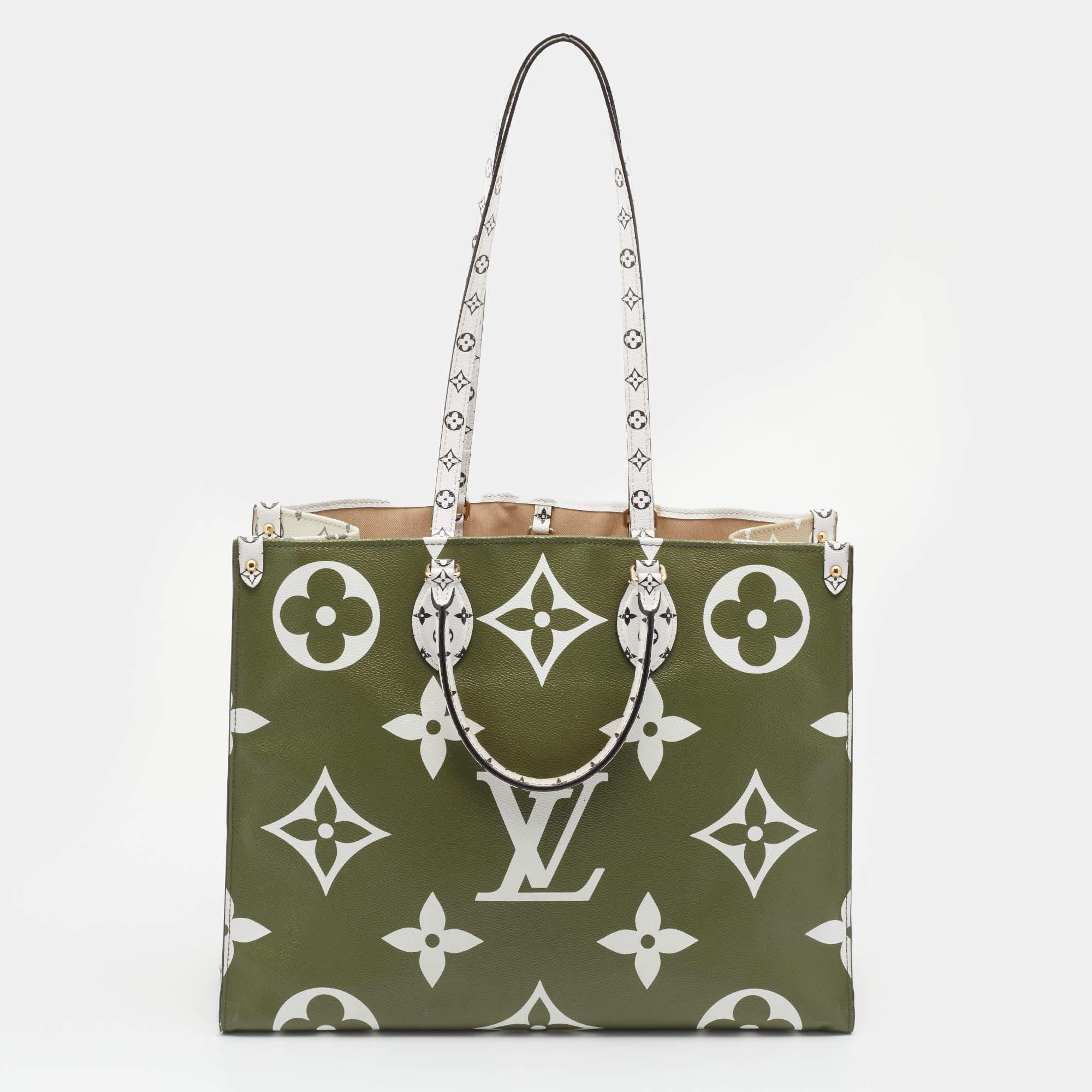 This LV Onthego GM bag easily delivers on the sophisticated charm of Louis Vuitton. This creation has been beautifully crafted from Monogram Giant canvas and sized to hold your day's essentials. The top handles and shoulder straps provide different