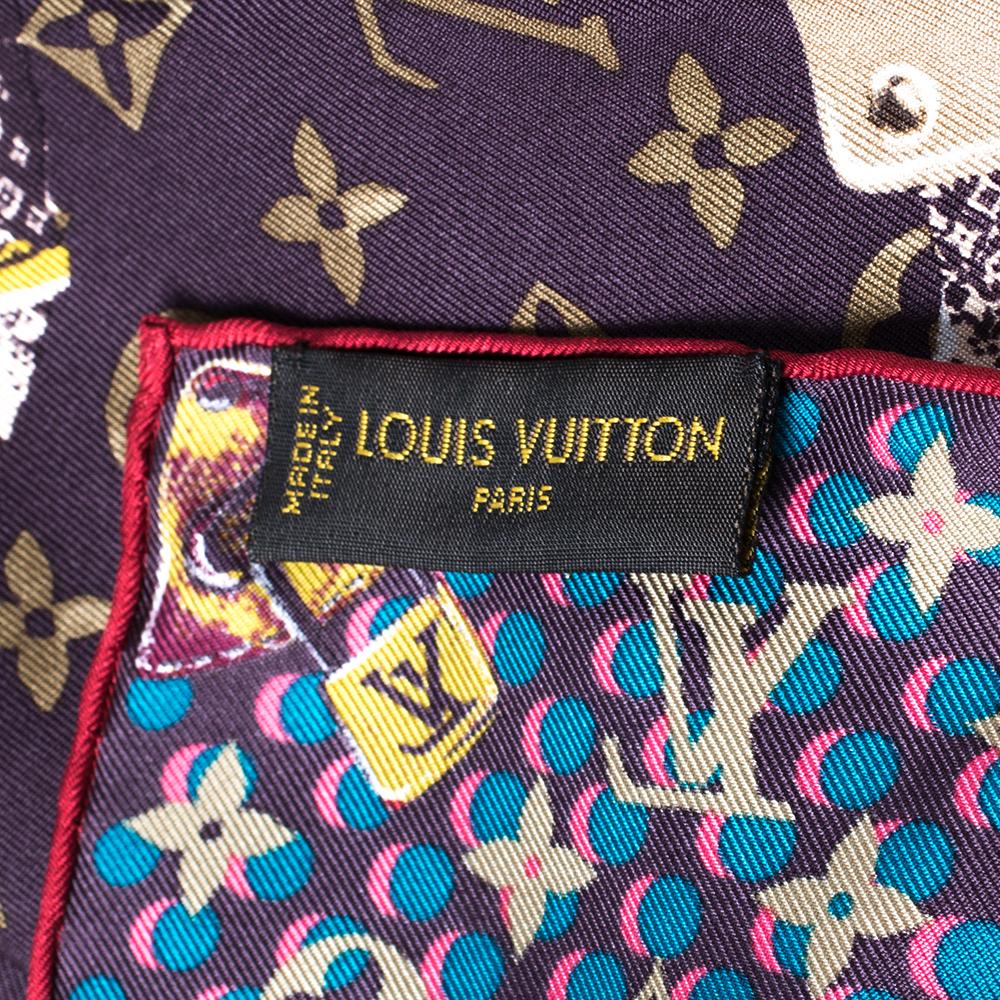 Classy, chic, and luxurious are some words that come to our minds when we think of Louis Vuitton. The scarf has been made from silk and features the iconic LV Keepall bags printed all over with a boundary showing the S-lock that harks back to the