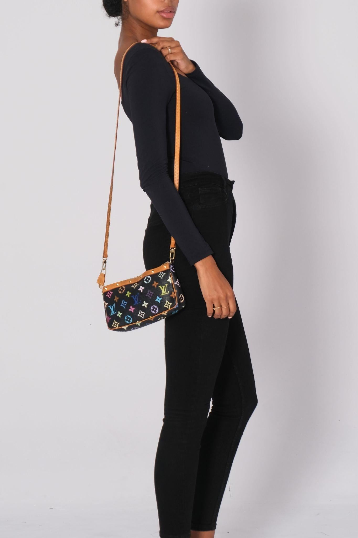 Louis Vuitton Murakami Monogram Multicolor Pochette Accessories Black In Good Condition For Sale In Montreal, Quebec