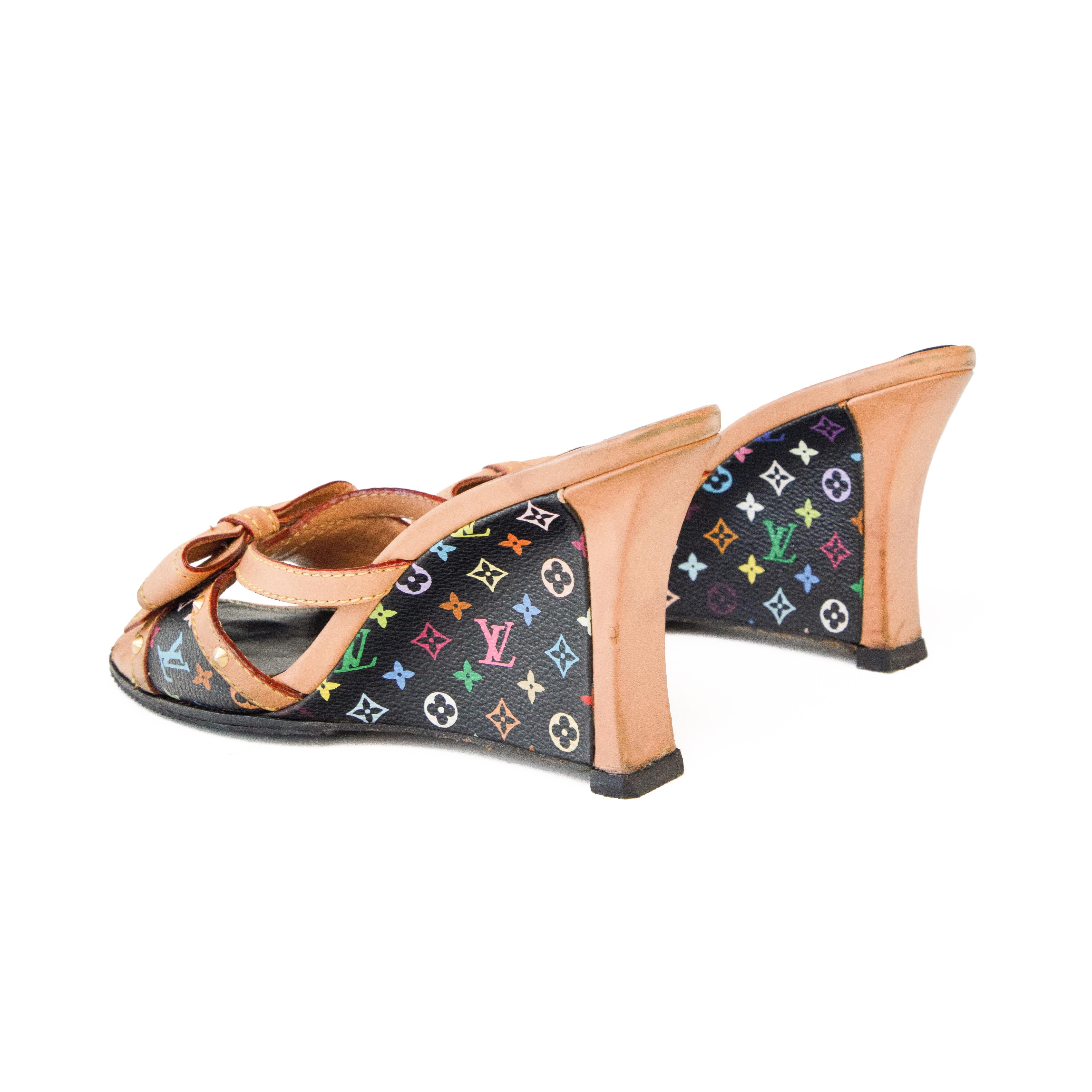 Tacones altos de cuña con monograma Louis Vuitton Murakami talla 37.5 Beige