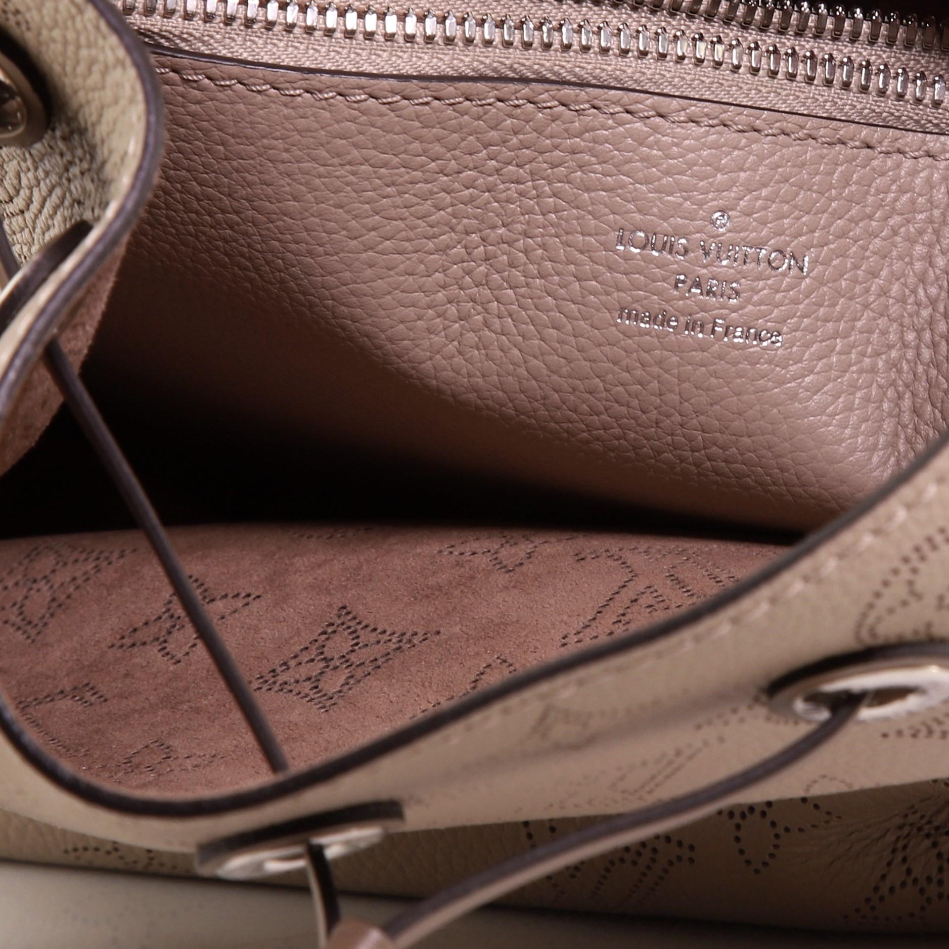 Louis Vuitton Muria Eimertasche aus Mahina-Leder 2
