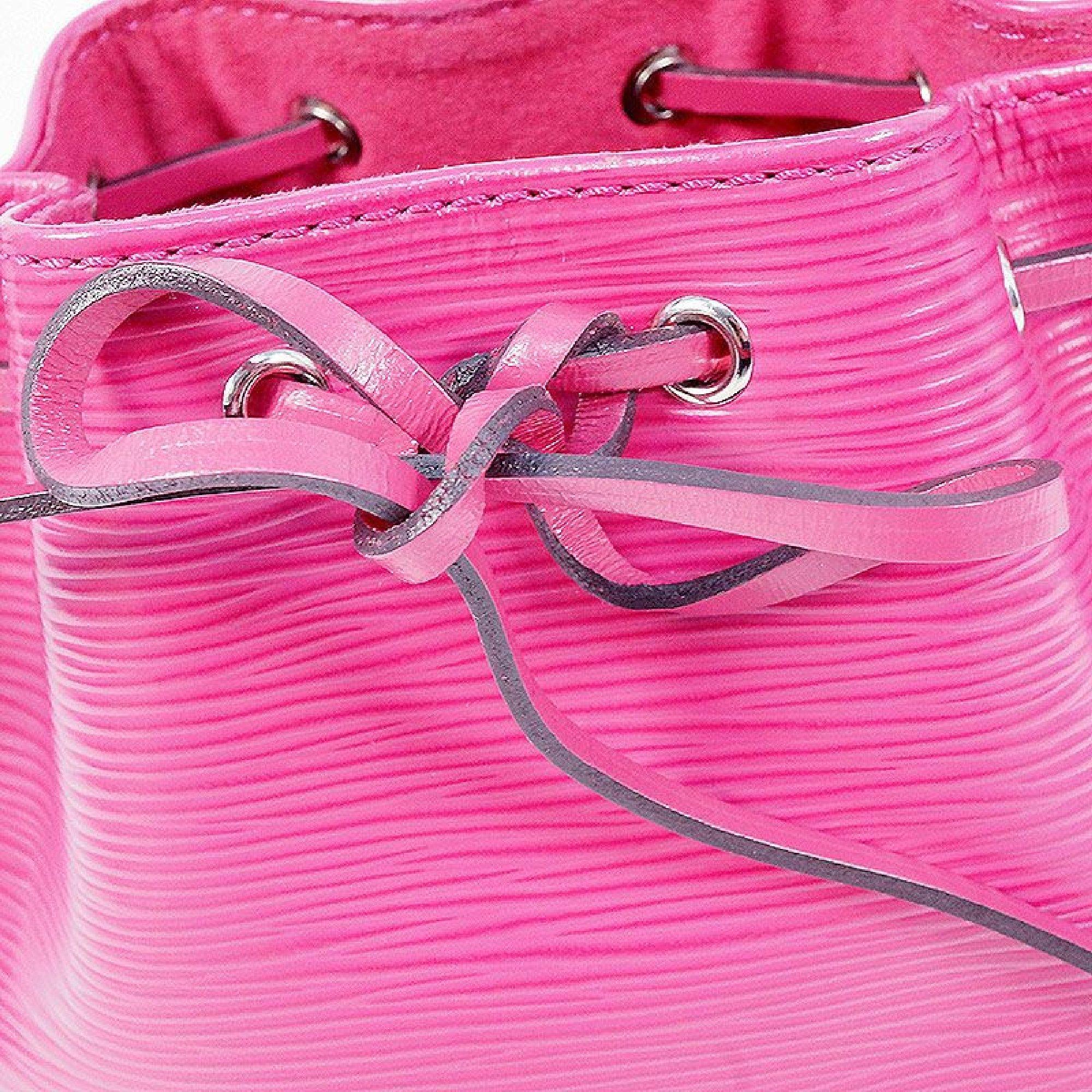 An authentic LOUIS VUITTON nano Noe Womens shoulder bag M42573 pivoine. The color is pivoine. The outside material is Epi leather. The pattern is nano Noe. This item is Contemporary. The year of manufacture would be 2016.
Rank
AB signs of wear