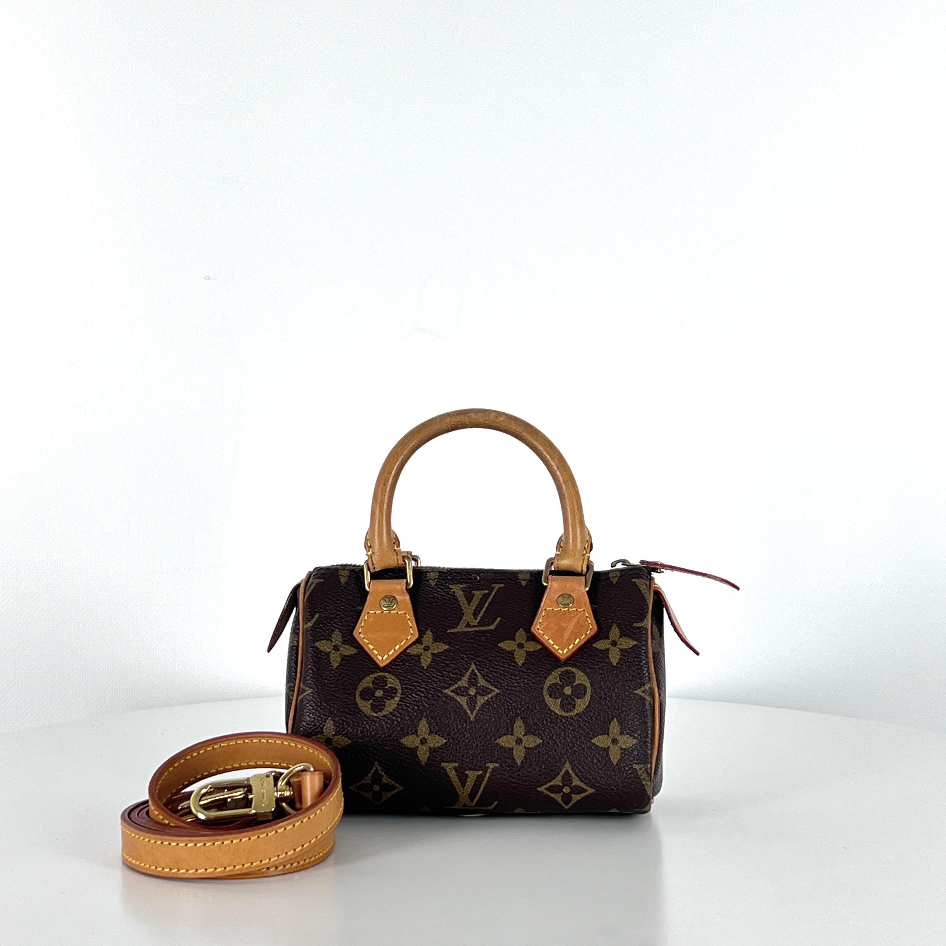 Noir Louis Vuitton Nano Speedy Top Handle Bag Monogram Canvas Brown circa 1990 en vente
