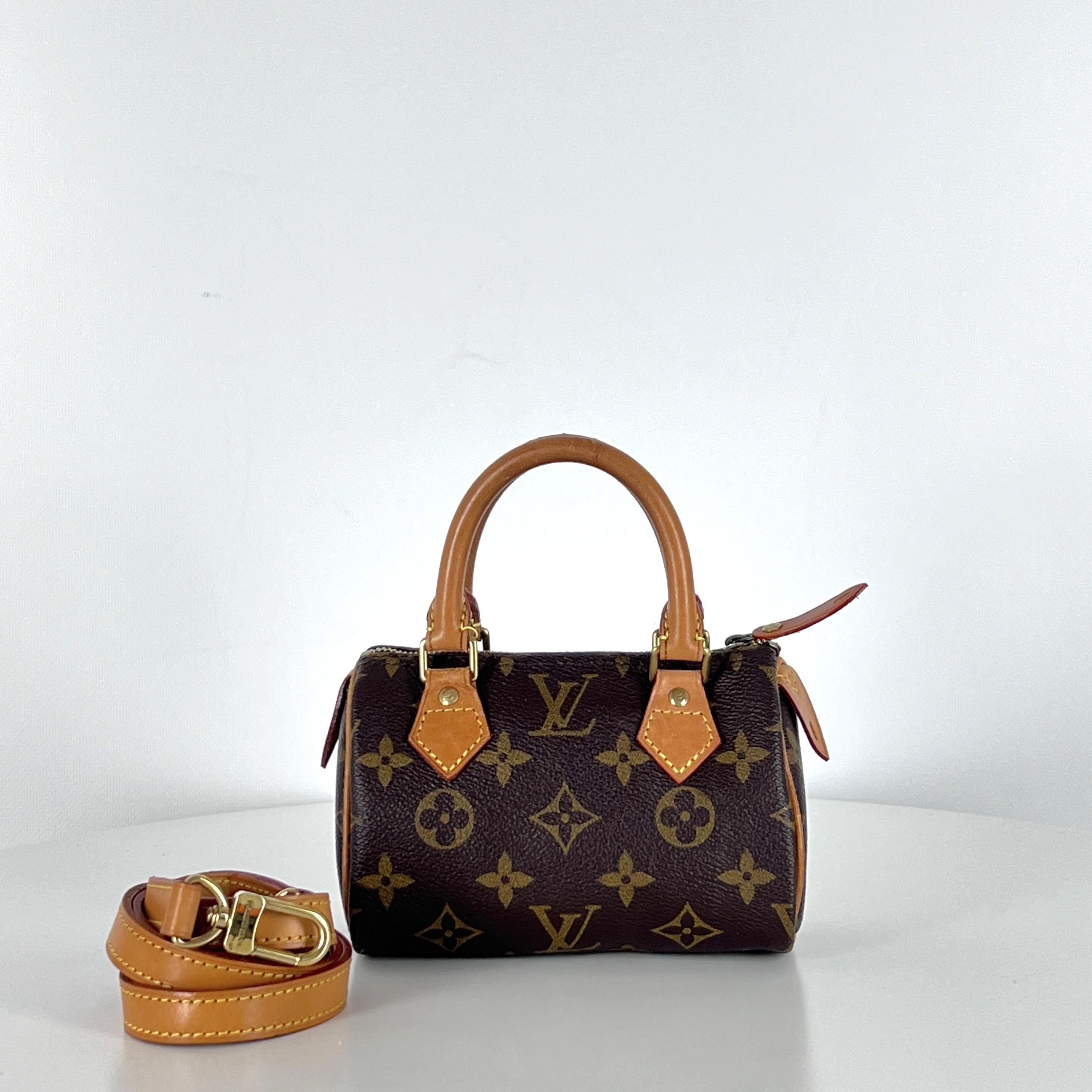 Noir Louis Vuitton Nano Speedy Top Handle Bag Monogram Canvas Brown circa 1990 en vente