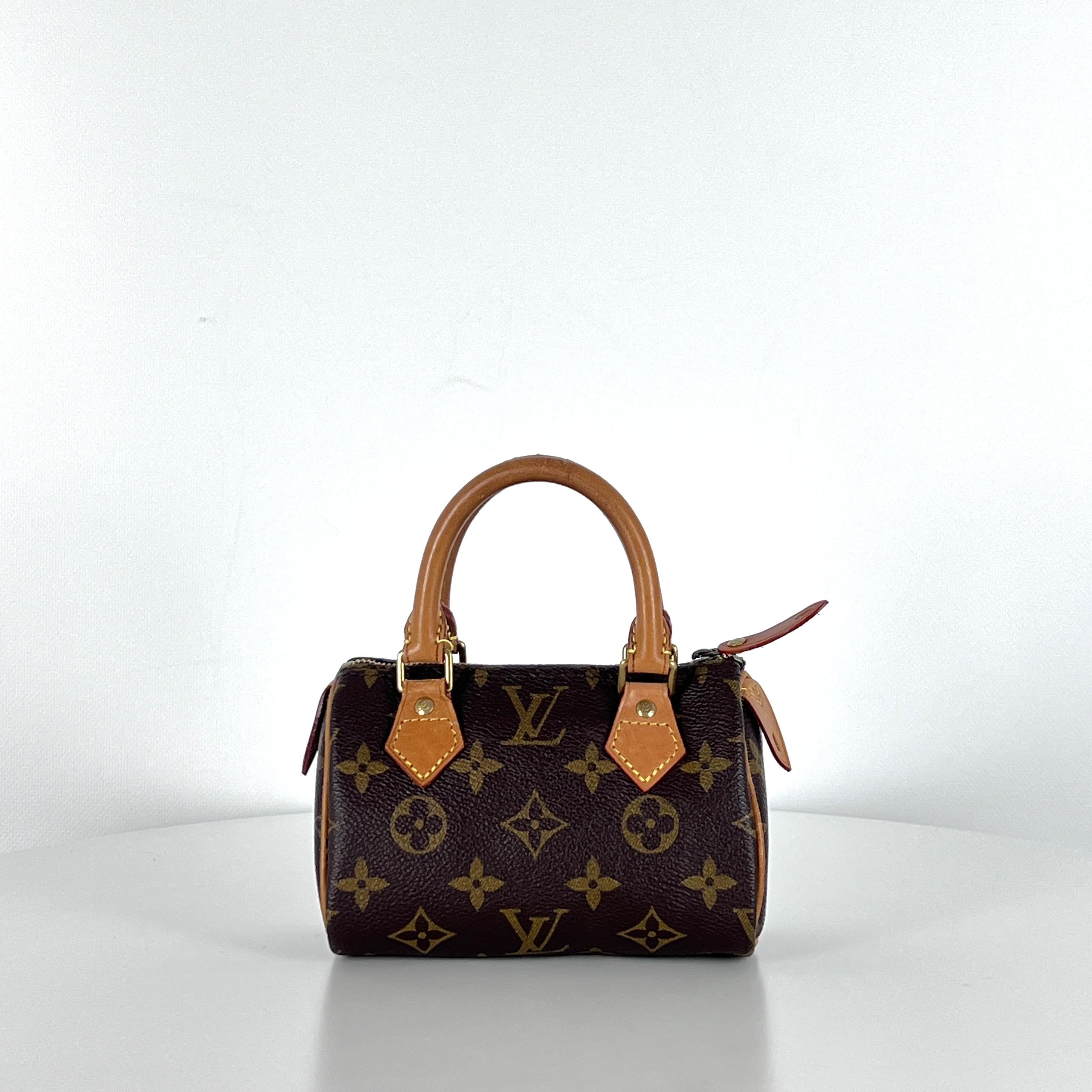 Louis Vuitton Nano Speedy Top Handle Bag Monogram Canvas Brown circa 1990 Excellent état - En vente à SAINT-OUEN-SUR-SEINE, FR