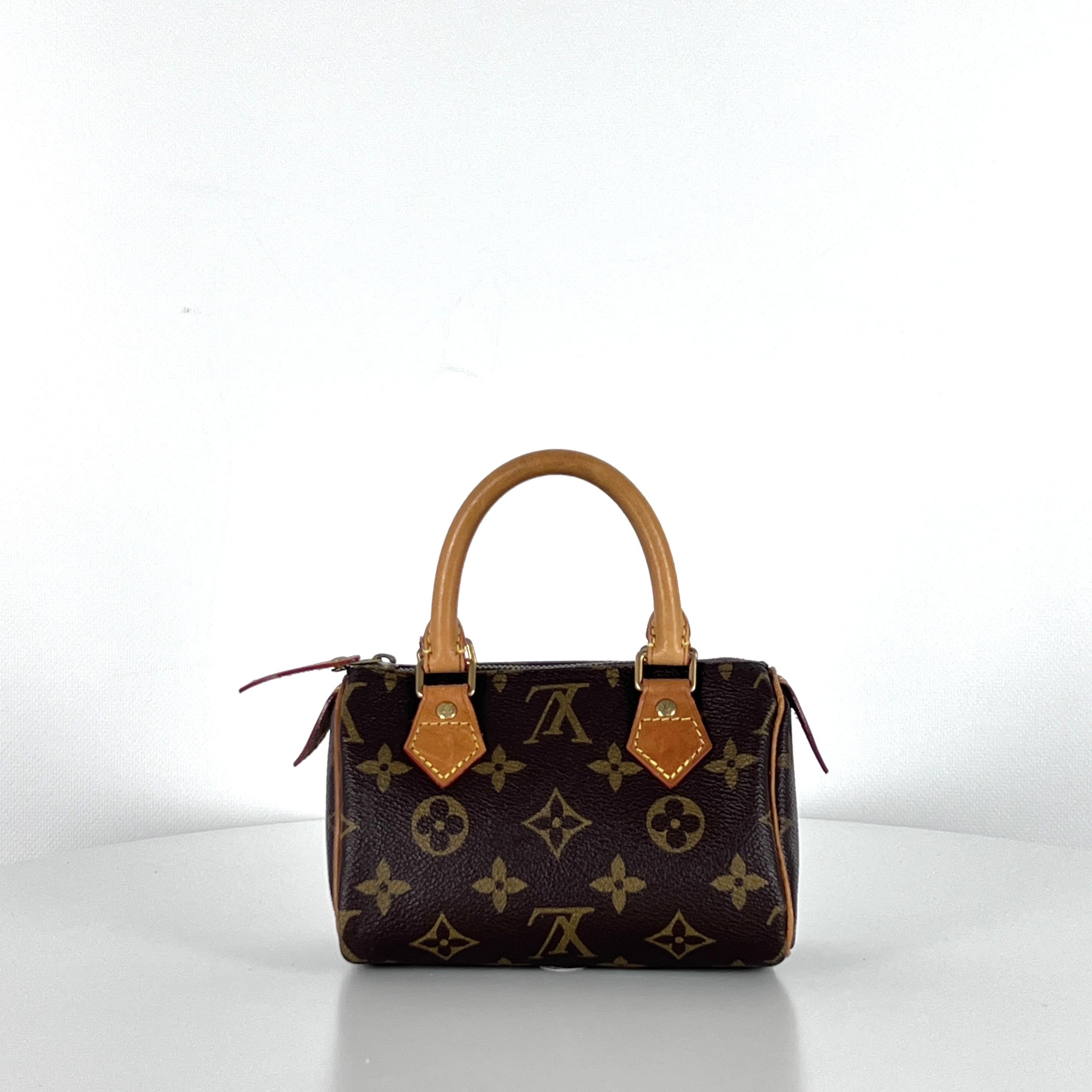 Louis Vuitton Nano Speedy Top Handle Bag Monogram Canvas Brown circa 1990 Unisexe en vente