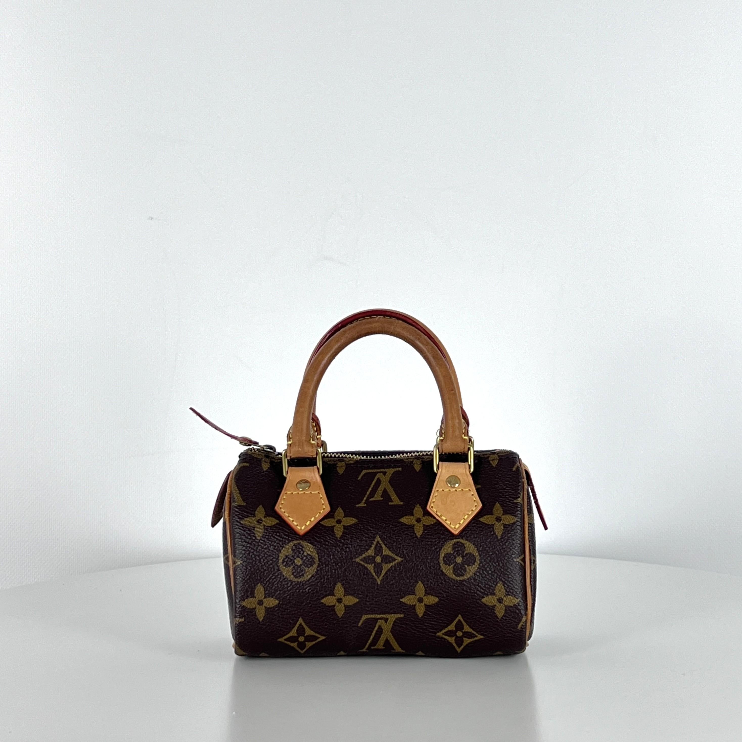 Louis Vuitton Nano Speedy Top Handle Bag Monogram Canvas Brown circa 1990 Unisexe en vente