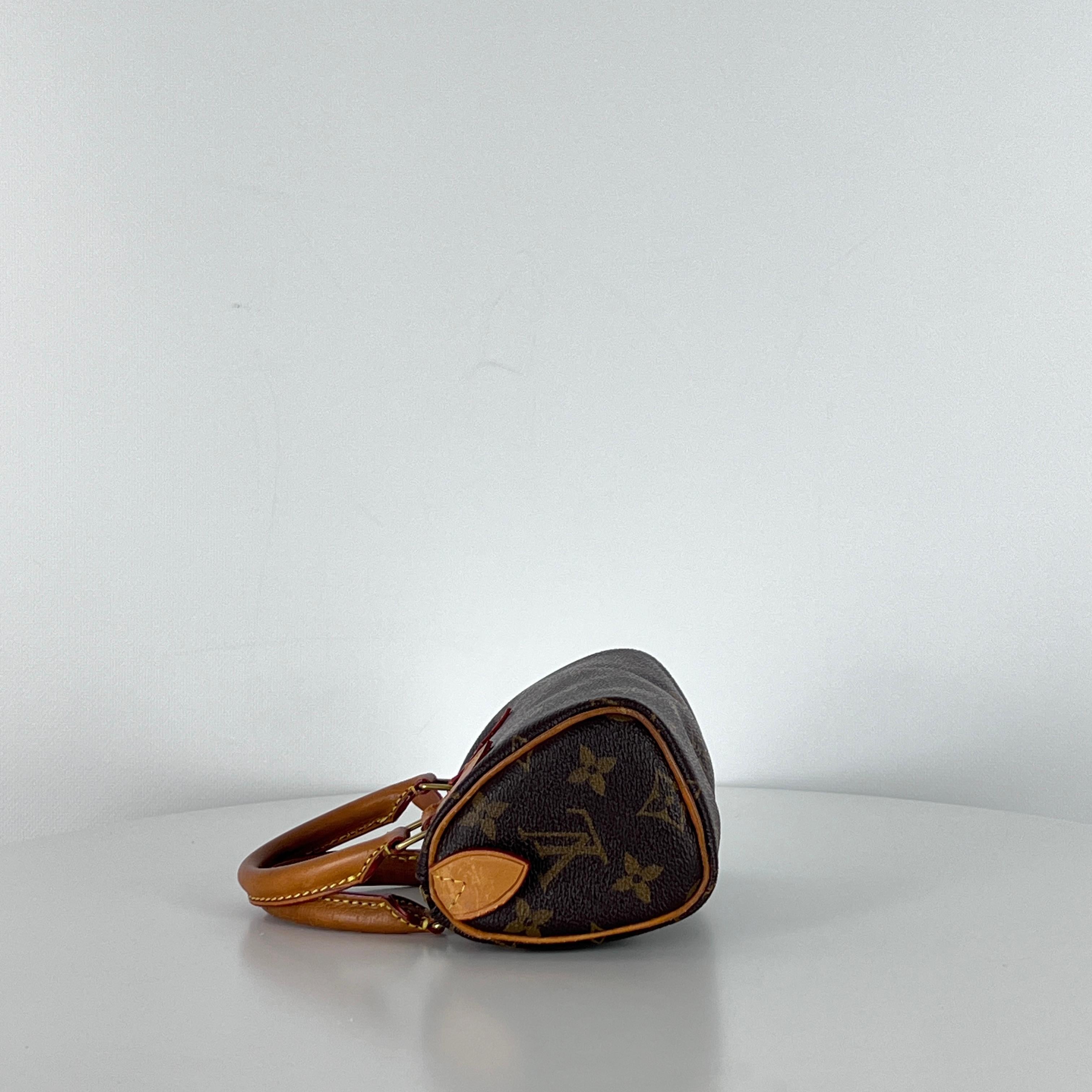 Louis Vuitton Nano Speedy Top Handle Bag Monogram Canvas Brown circa 1990 en vente 1