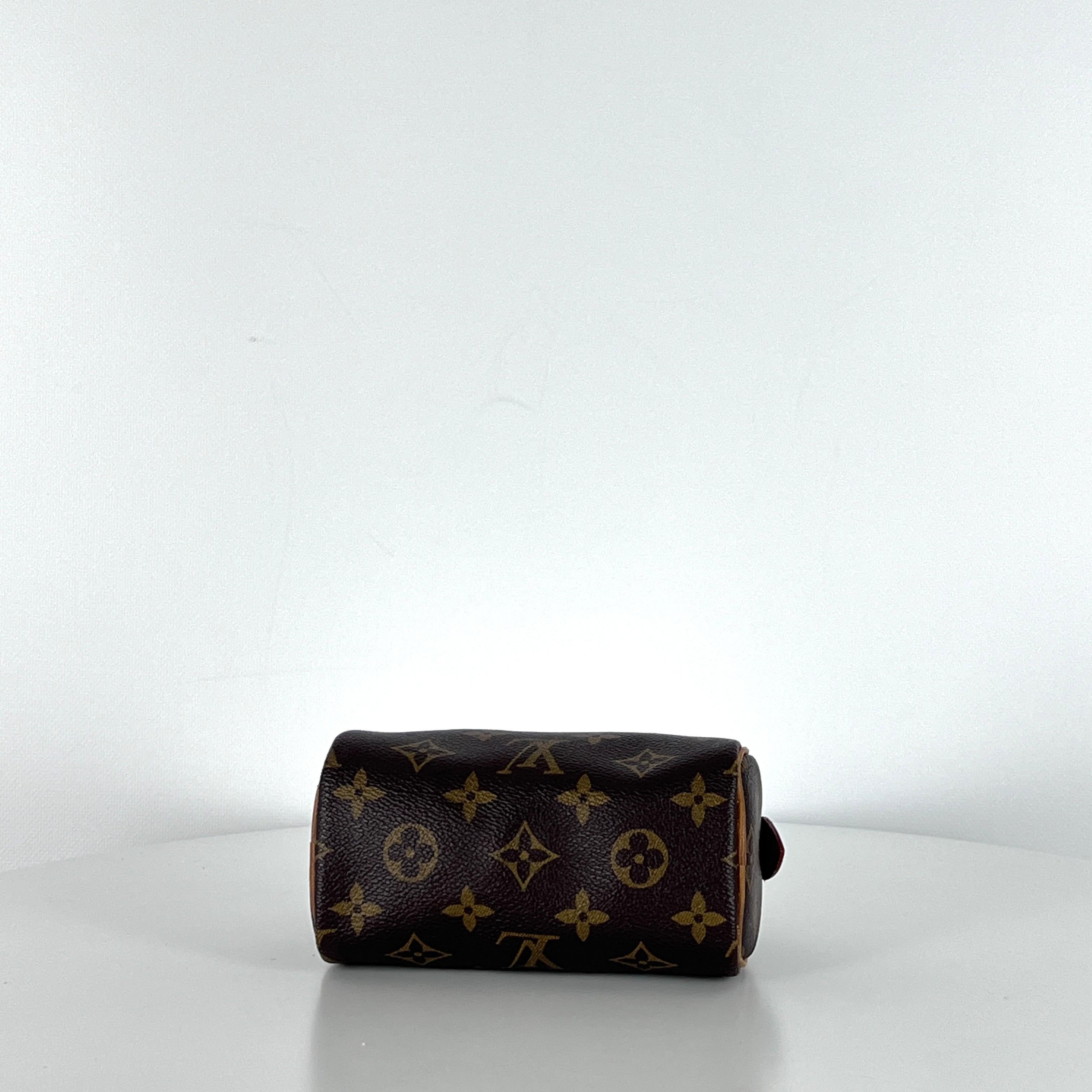 Louis Vuitton Nano Speedy Top Handle Bag Monogram Canvas Brown circa 1990 en vente 2