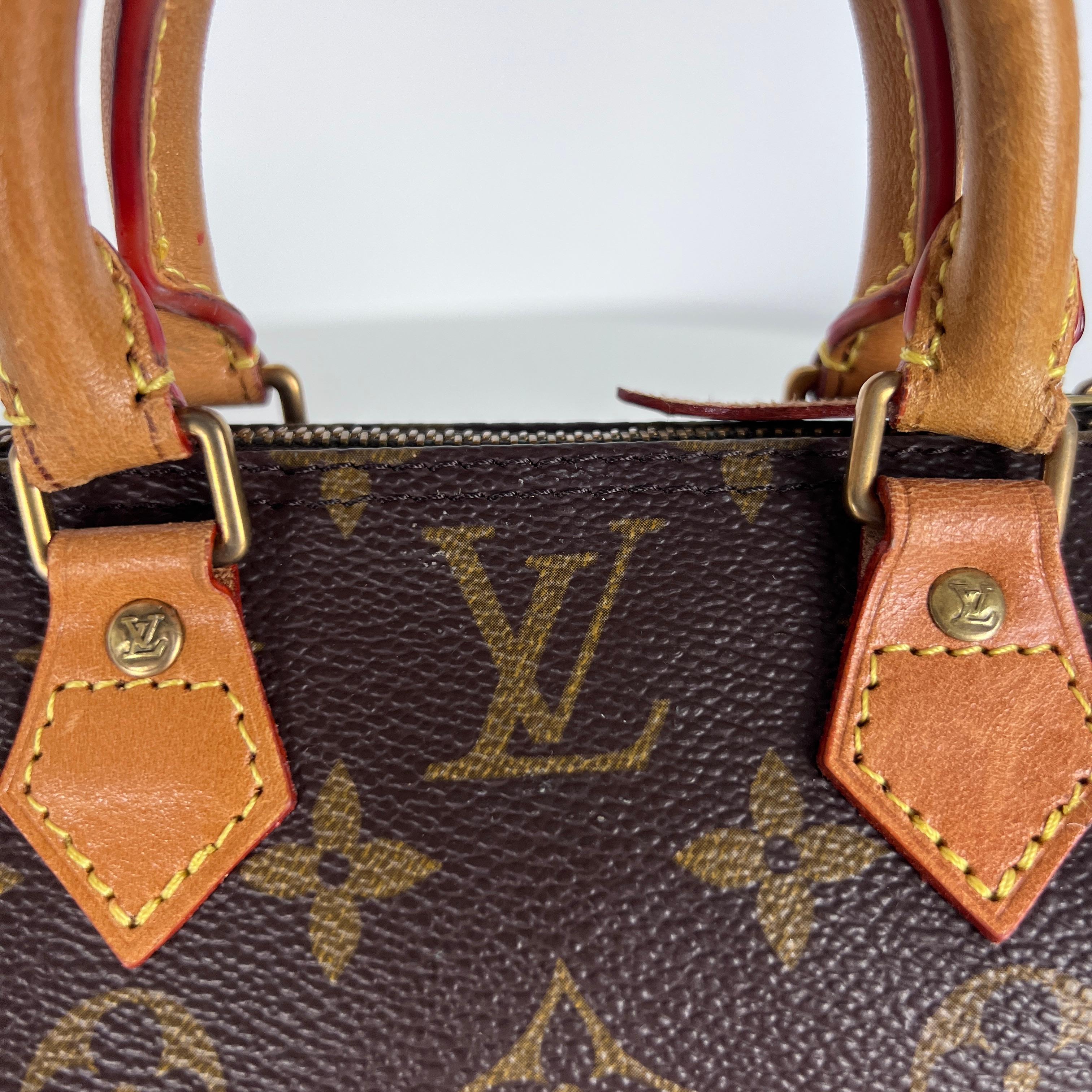 Louis Vuitton Nano Speedy Top Handle Bag Monogram Canvas Brown circa 1990 en vente 4