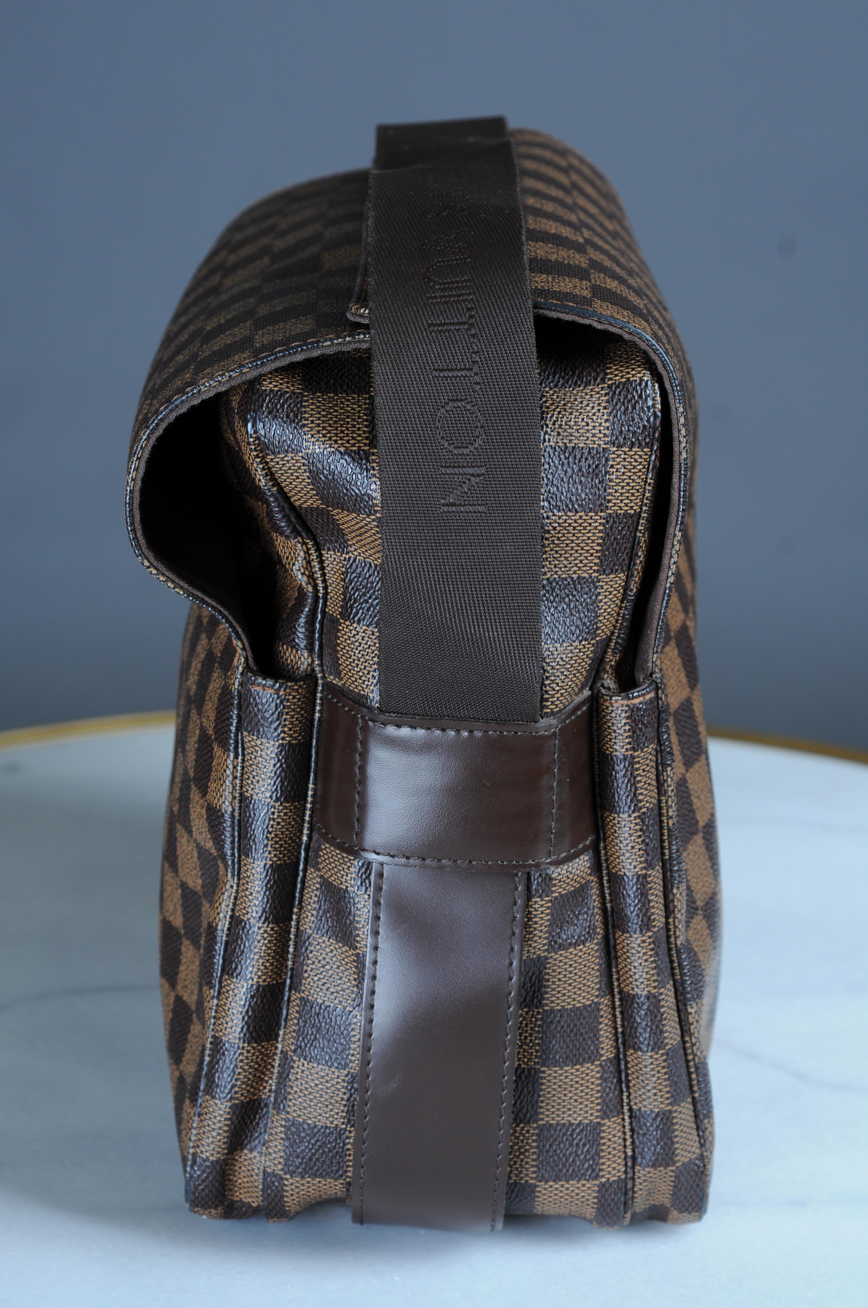 Louis Vuitton Naviglio Damier Canvas Messenger Bag aus Segeltuch  im Angebot 7