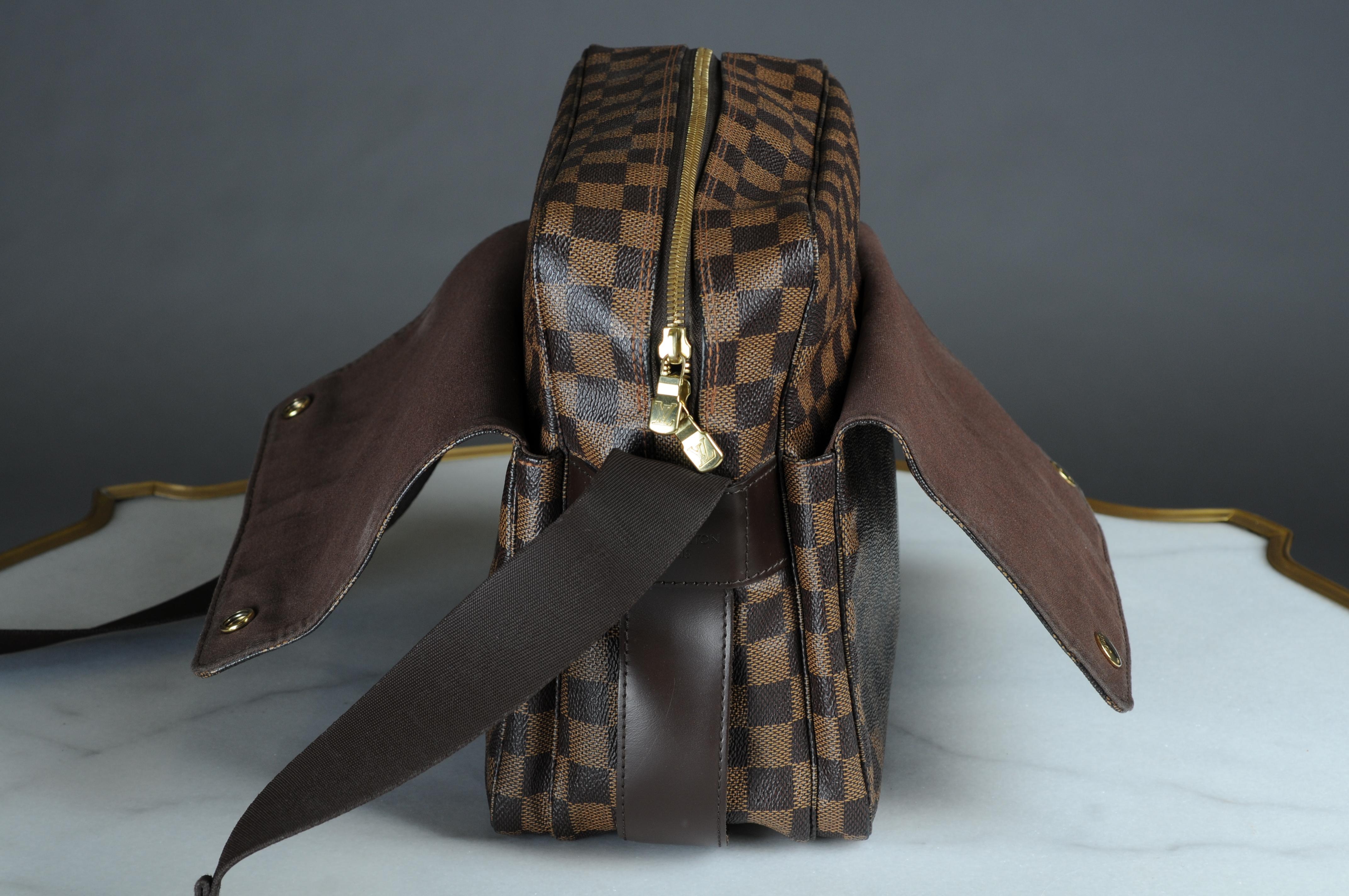 Louis Vuitton Naviglio Damier Canvas Messenger Bag aus Segeltuch  im Angebot 10