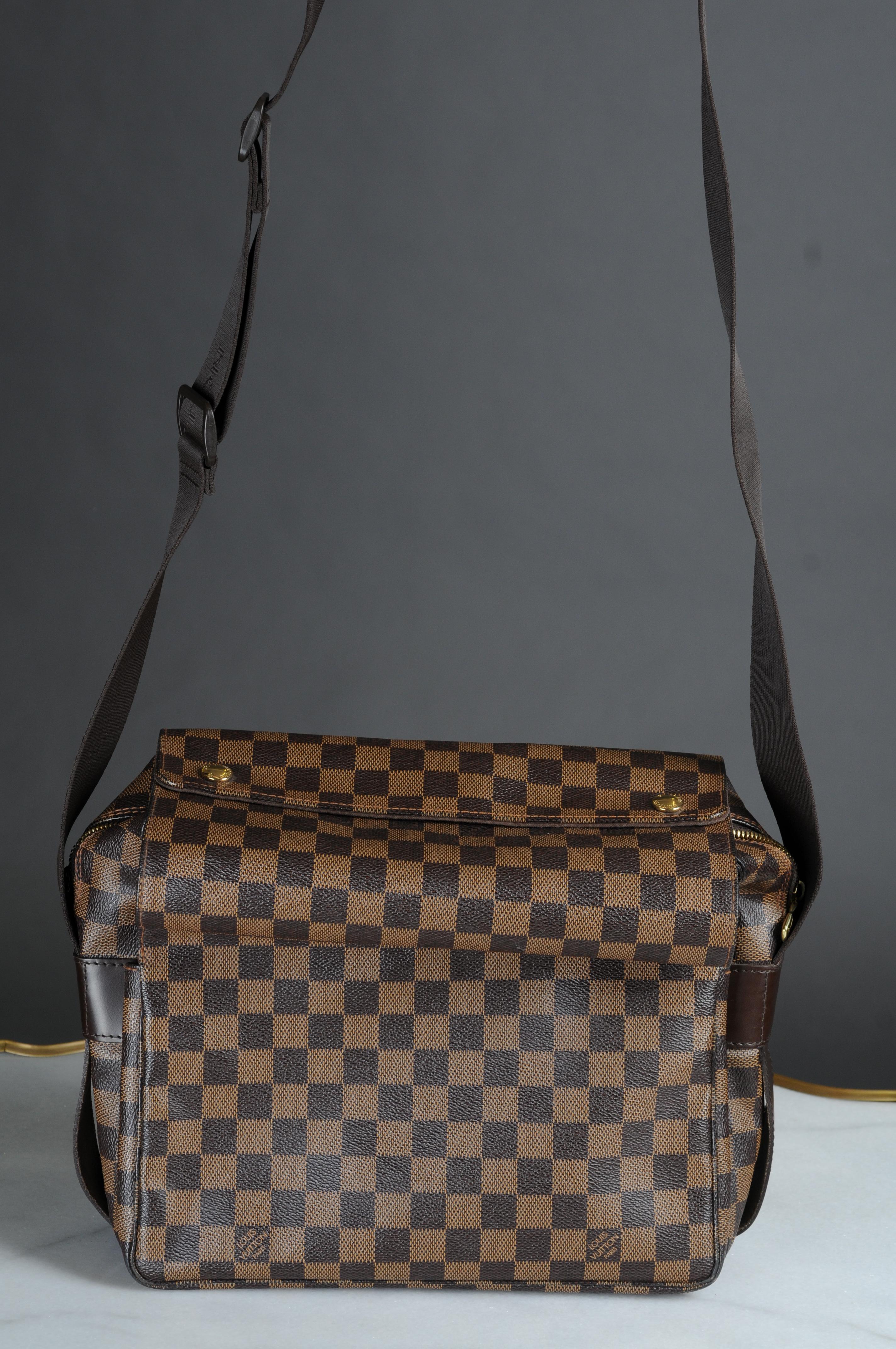 Louis Vuitton Naviglio Damier Canvas Messenger Bag aus Segeltuch  im Angebot 14