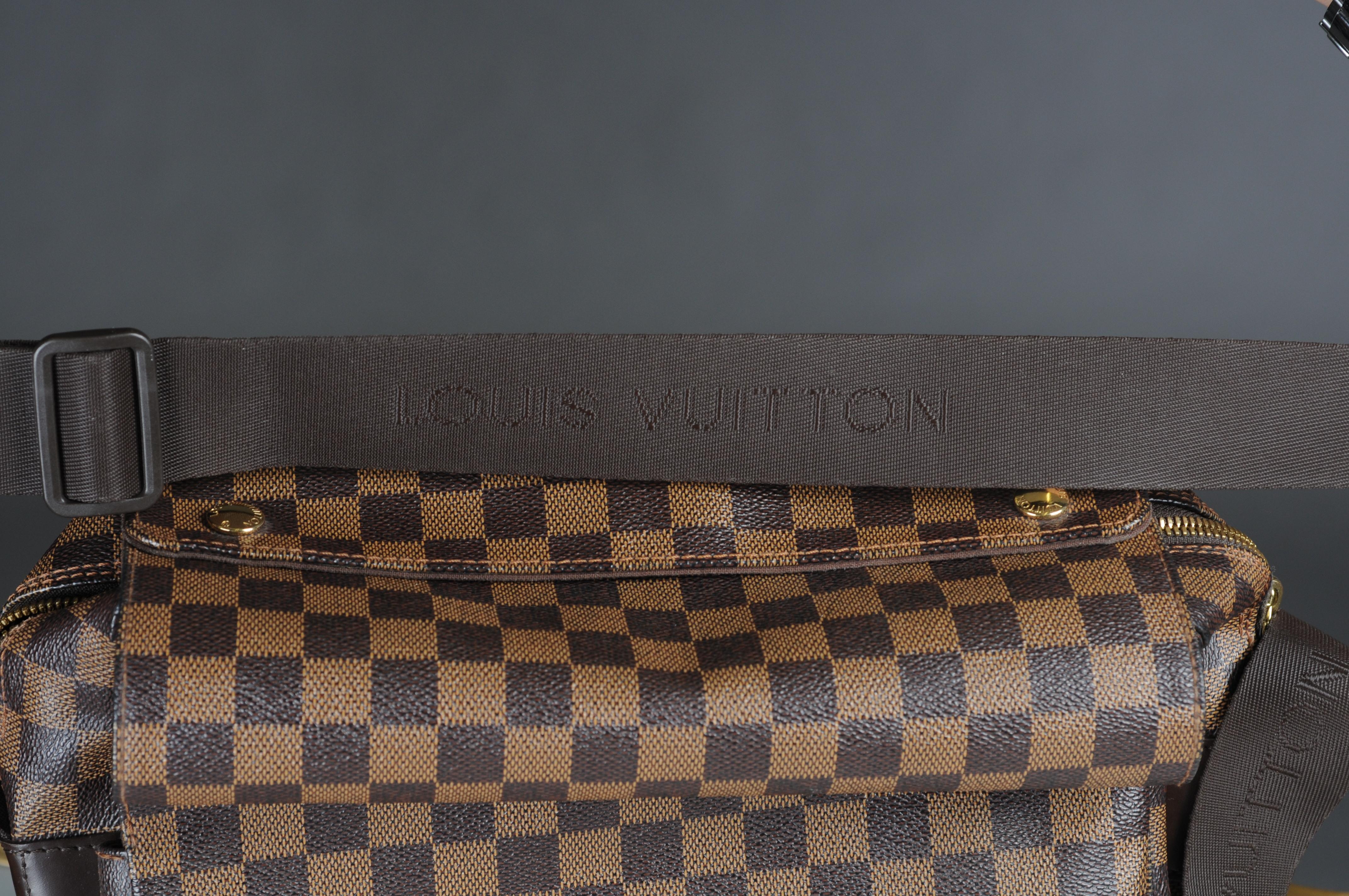 Louis Vuitton Naviglio Damier Canvas Messenger Bag aus Segeltuch  im Angebot 15