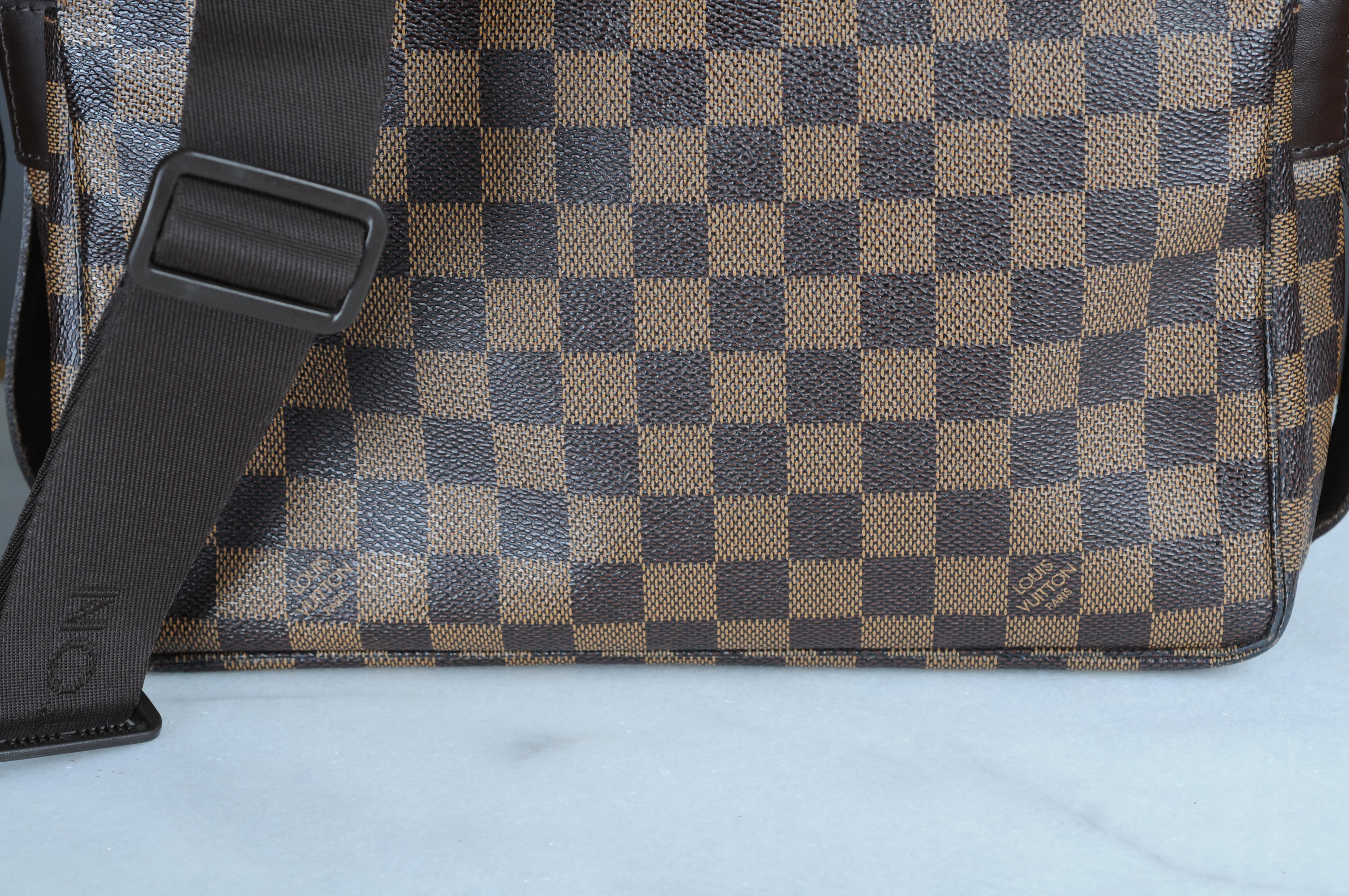 Louis Vuitton Naviglio Damier Canvas Messenger Bag  In Excellent Condition For Sale In 10707, DE