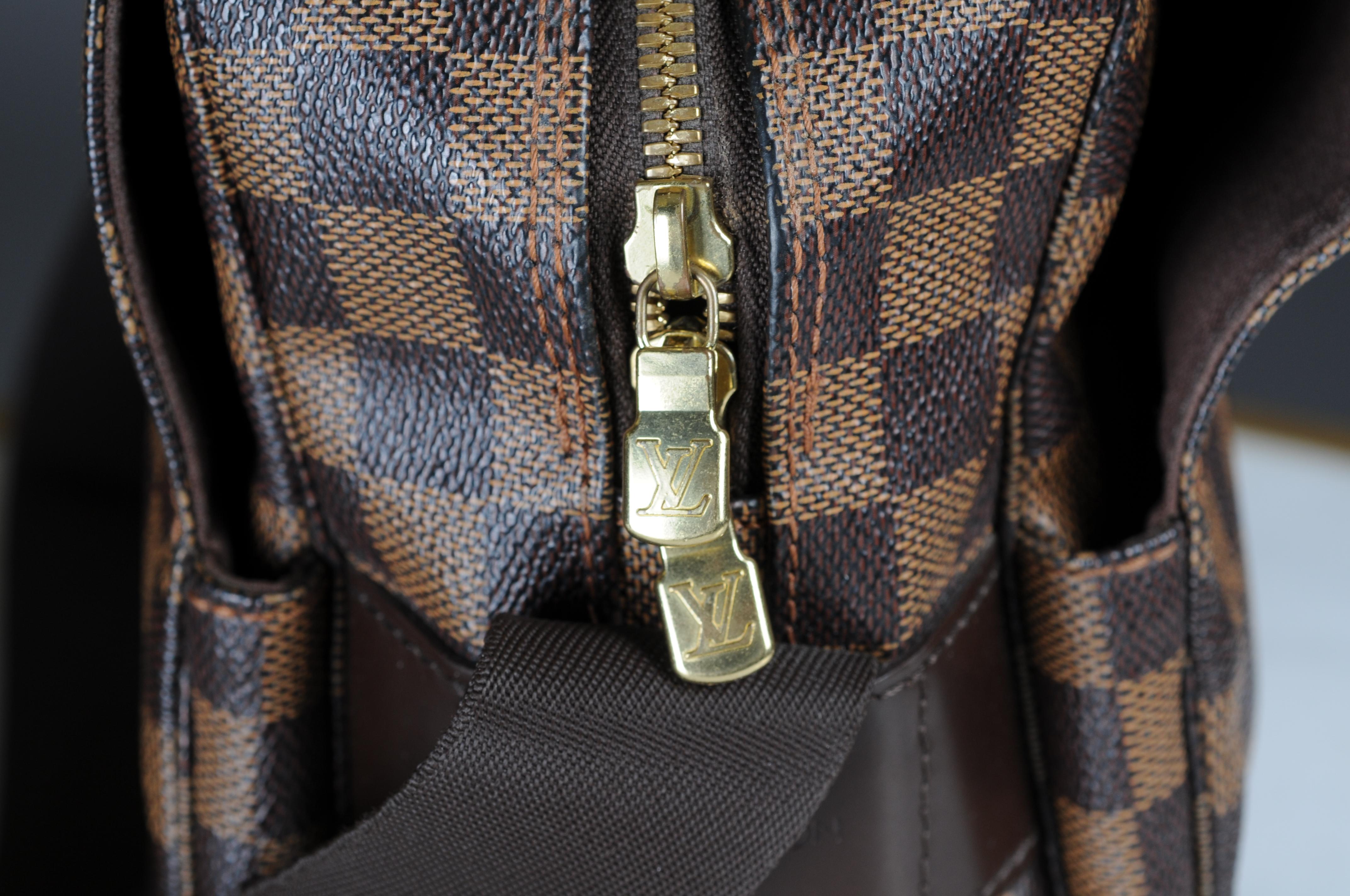 Louis Vuitton Naviglio Damier Canvas Messenger Bag aus Segeltuch  im Angebot 3