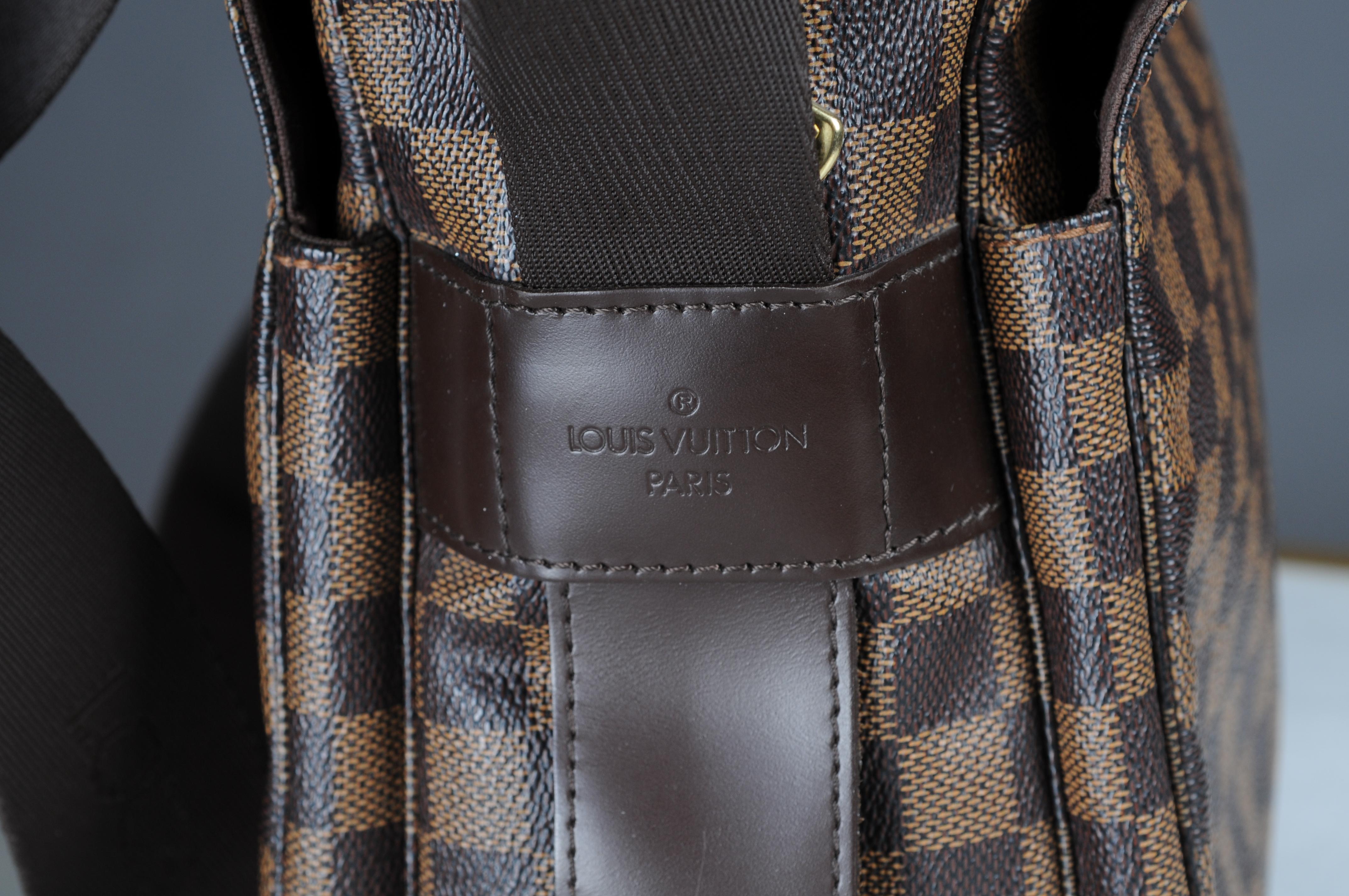 Louis Vuitton Naviglio Damier Canvas Messenger Bag aus Segeltuch  im Angebot 4