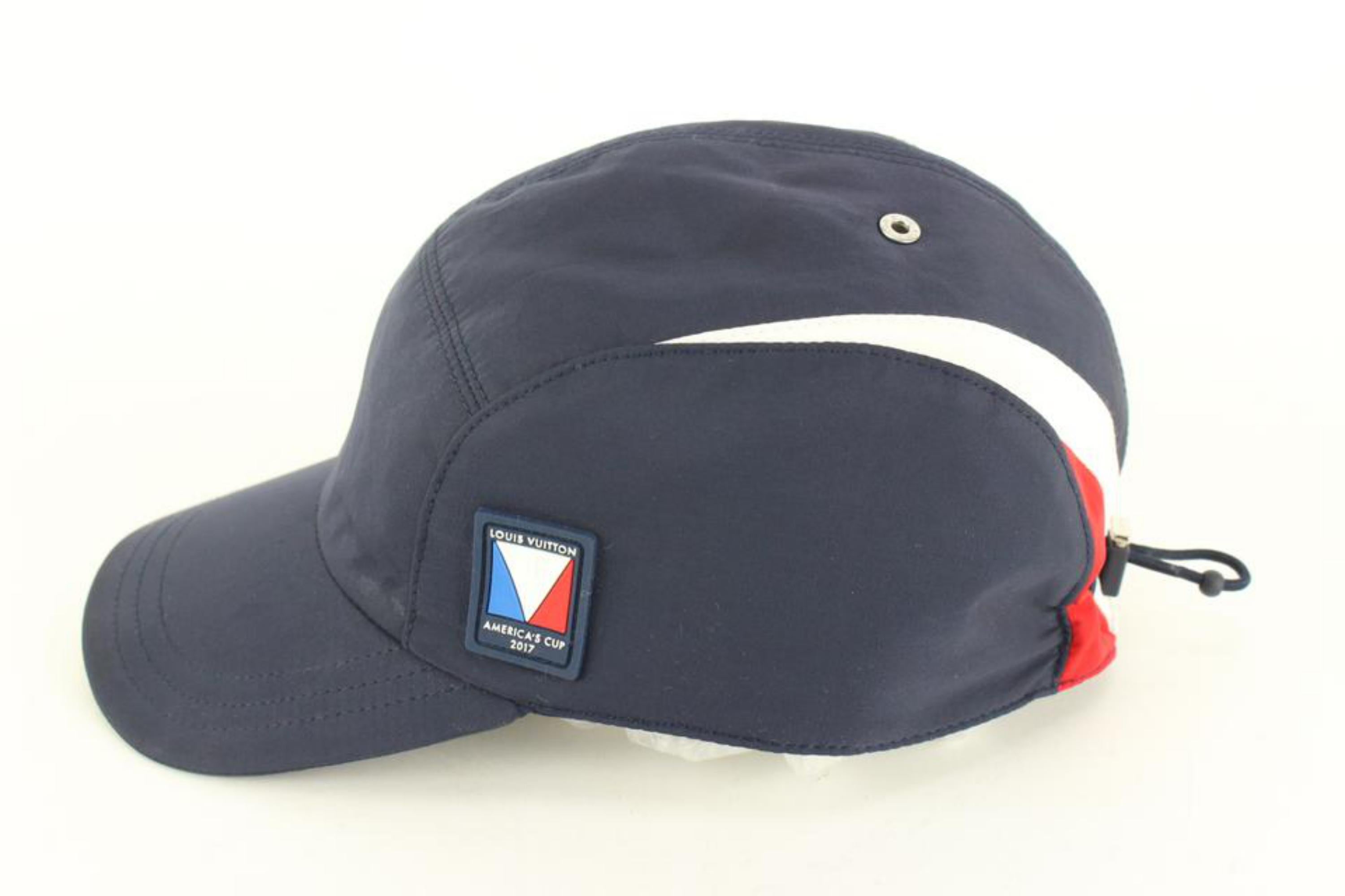 Louis Vuitton Navy 2017 LV America's Cup Hat 3lk59s In Excellent Condition For Sale In Dix hills, NY
