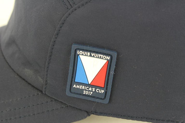 Louis Vuitton - Chapeau bleu marine « America's Cup » avec logo LV, 2017,  3lk59s En vente sur 1stDibs