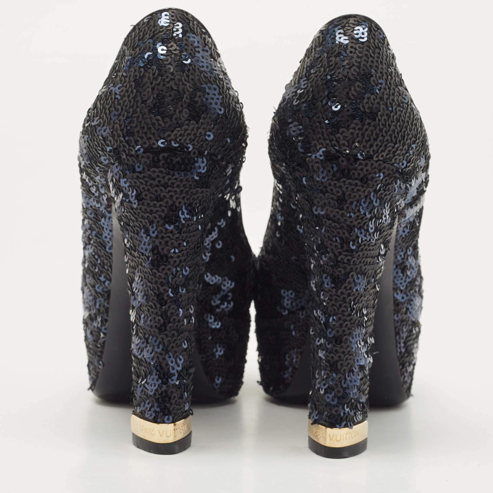 Louis Vuitton Navy Blue/Black Sequins Peep Toe Platform Pumps Size 37 In Good Condition For Sale In Dubai, Al Qouz 2