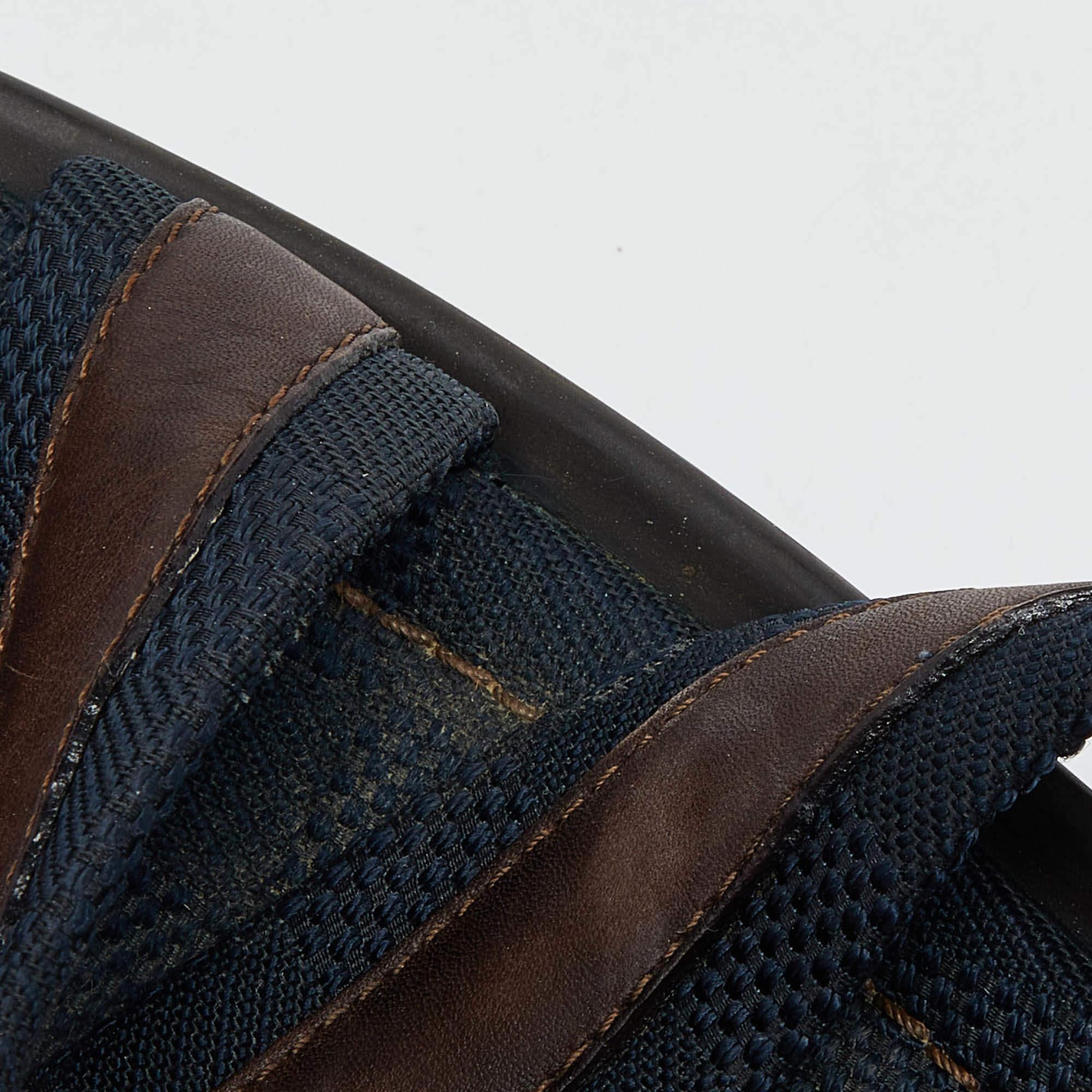 Louis Vuitton Navy Blue/Brown Canvas and Leather Cross Strap Slides Size 43 en vente 5