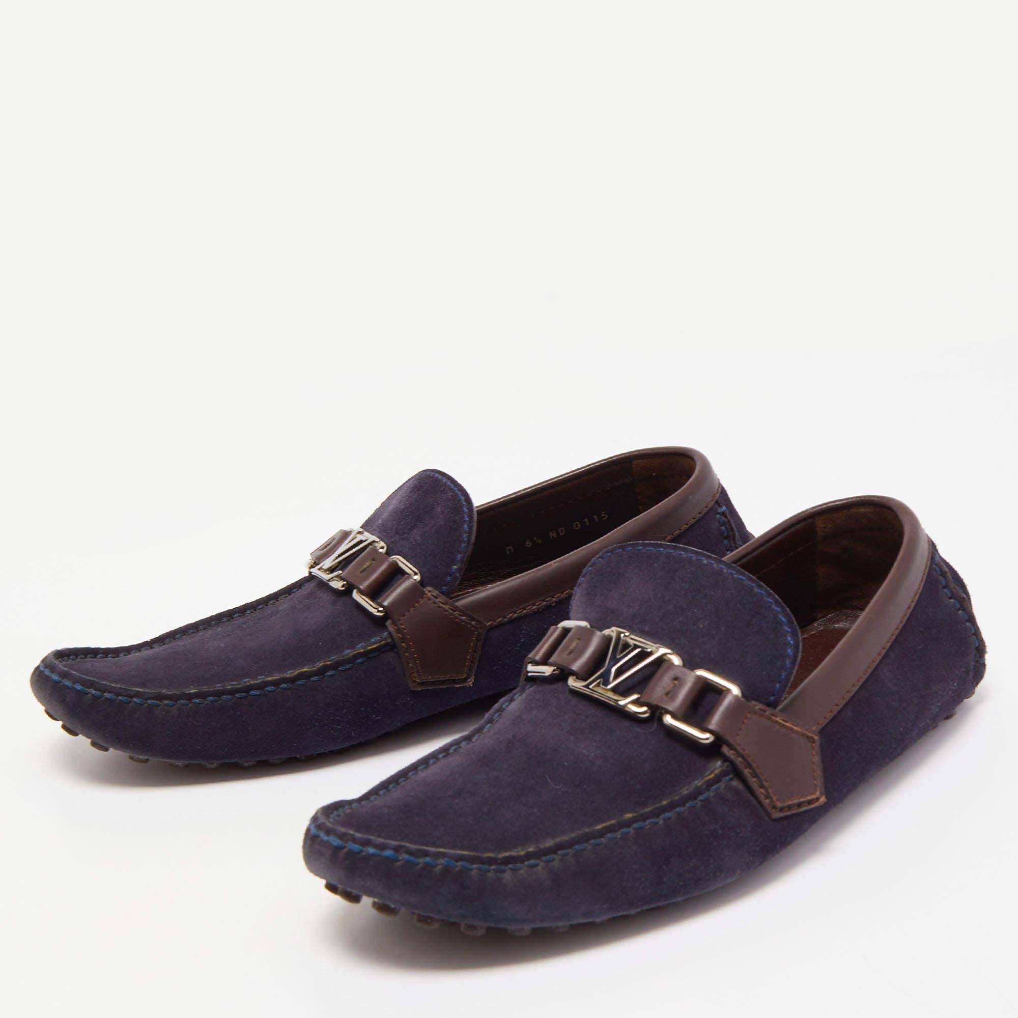 Louis Vuitton Navy Blue/Brown Suede and Leather Hockenheim Slip On Loafers Size  In Good Condition For Sale In Dubai, Al Qouz 2