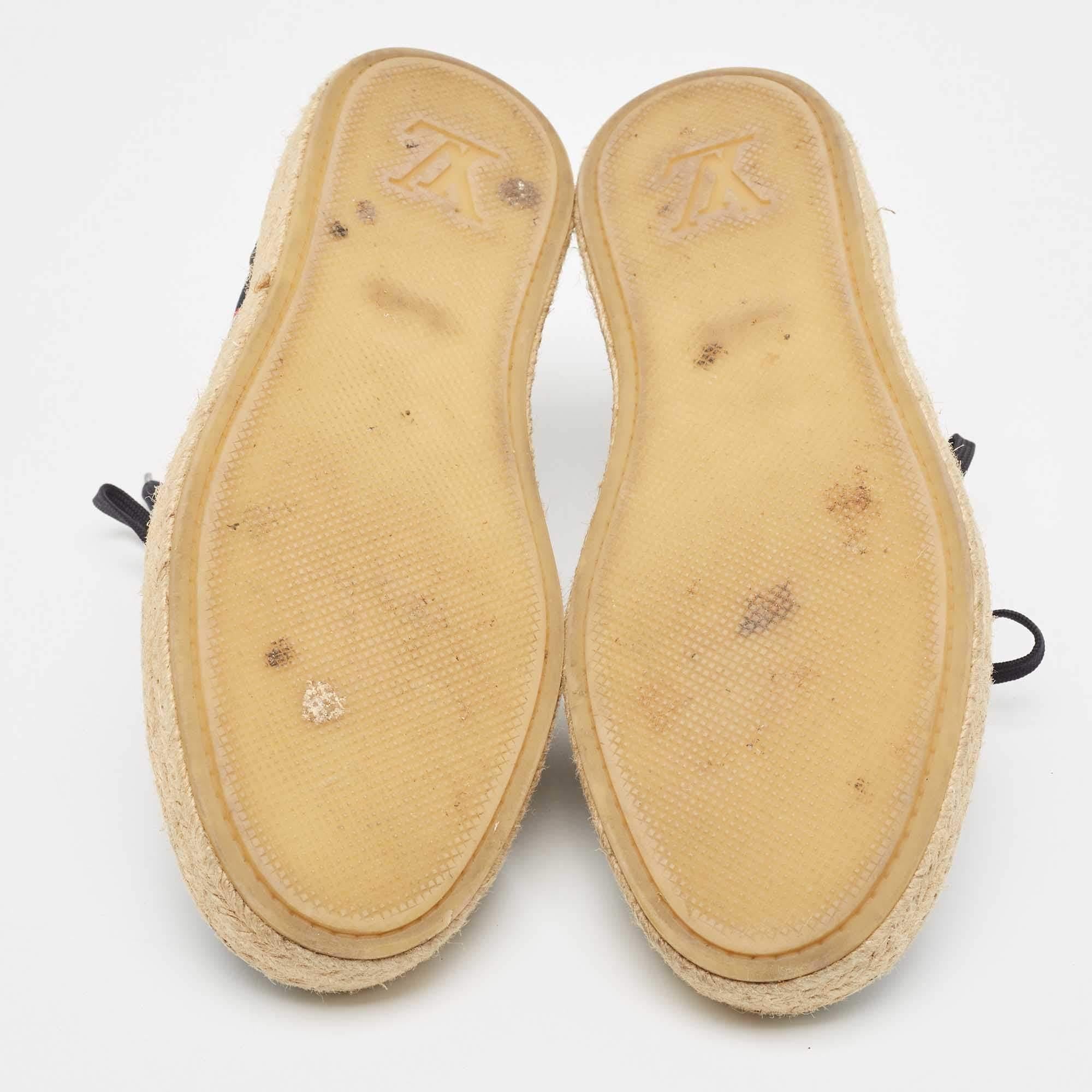 Espadrillas Louis Vuitton in tela e gomma blu navy misura 43 In condizioni buone in vendita a Dubai, Al Qouz 2