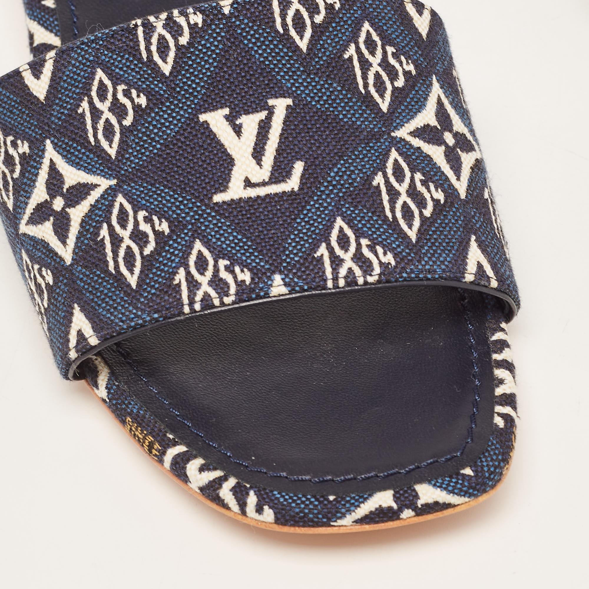 Women's or Men's Louis Vuitton Navy Blue Denim Flat Slides Size 36