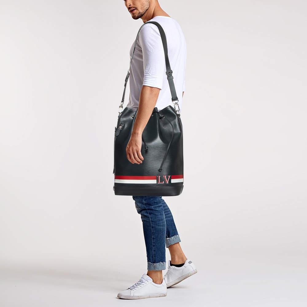 The house of Louis Vuitton offers this beautiful Noe Marin bag to help you create timeless style edits every season. Crafted with quality materials this piece will last you a long time.