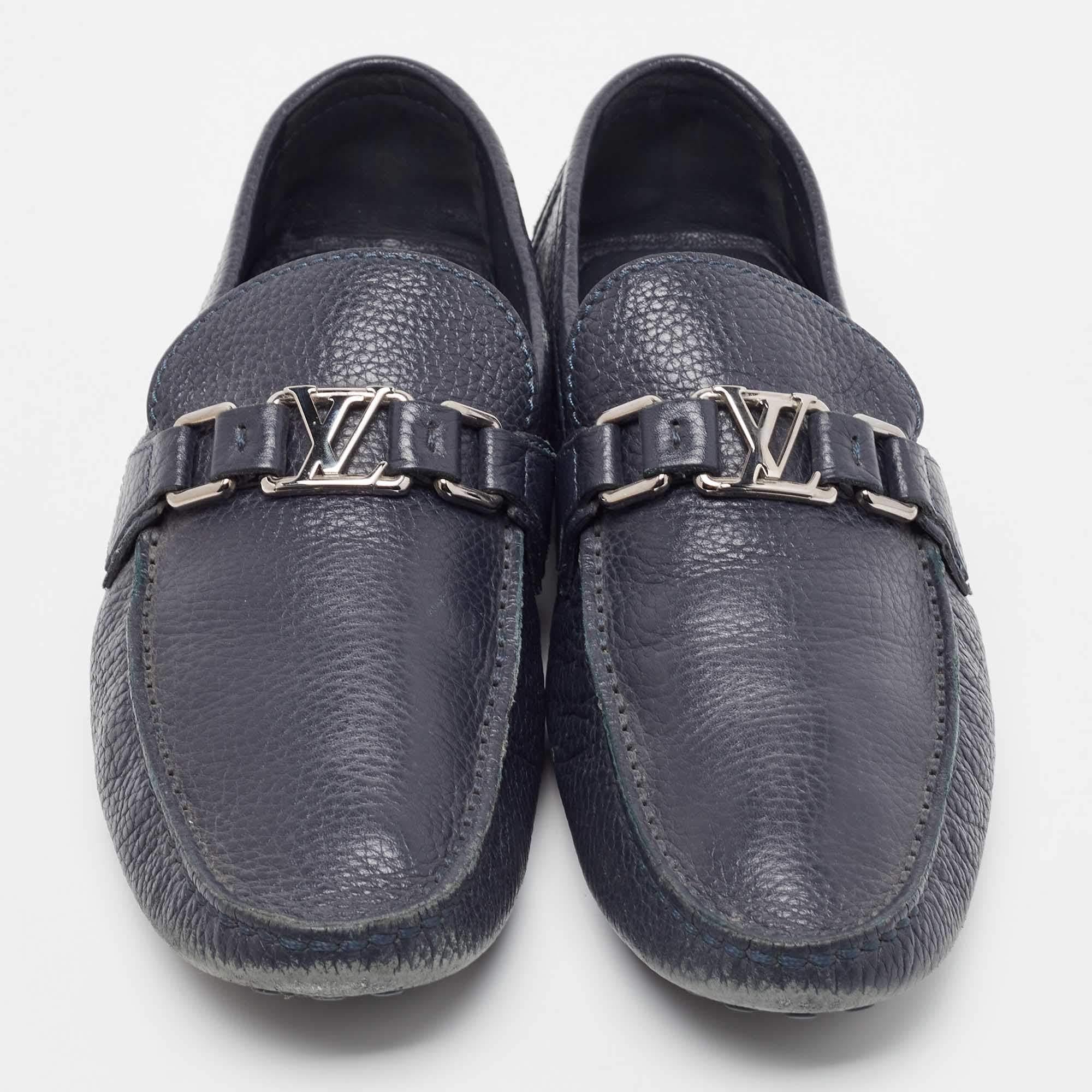 Louis Vuitton Navy Blue Leather Hockenheim Loafers Size 42 In Fair Condition For Sale In Dubai, Al Qouz 2