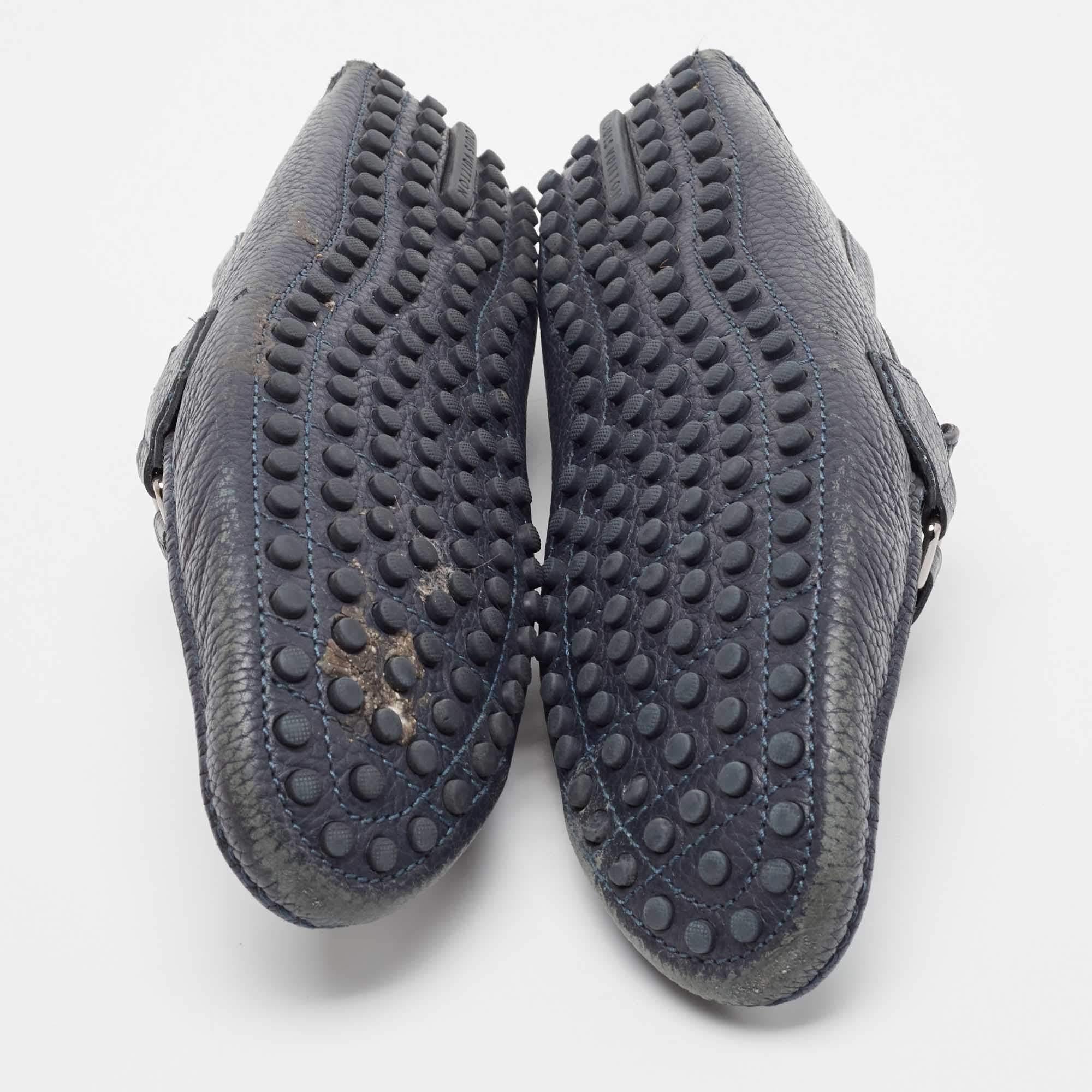 Louis Vuitton Hockenheim Loafers aus marineblauem Leder, Größe 42 im Angebot 1