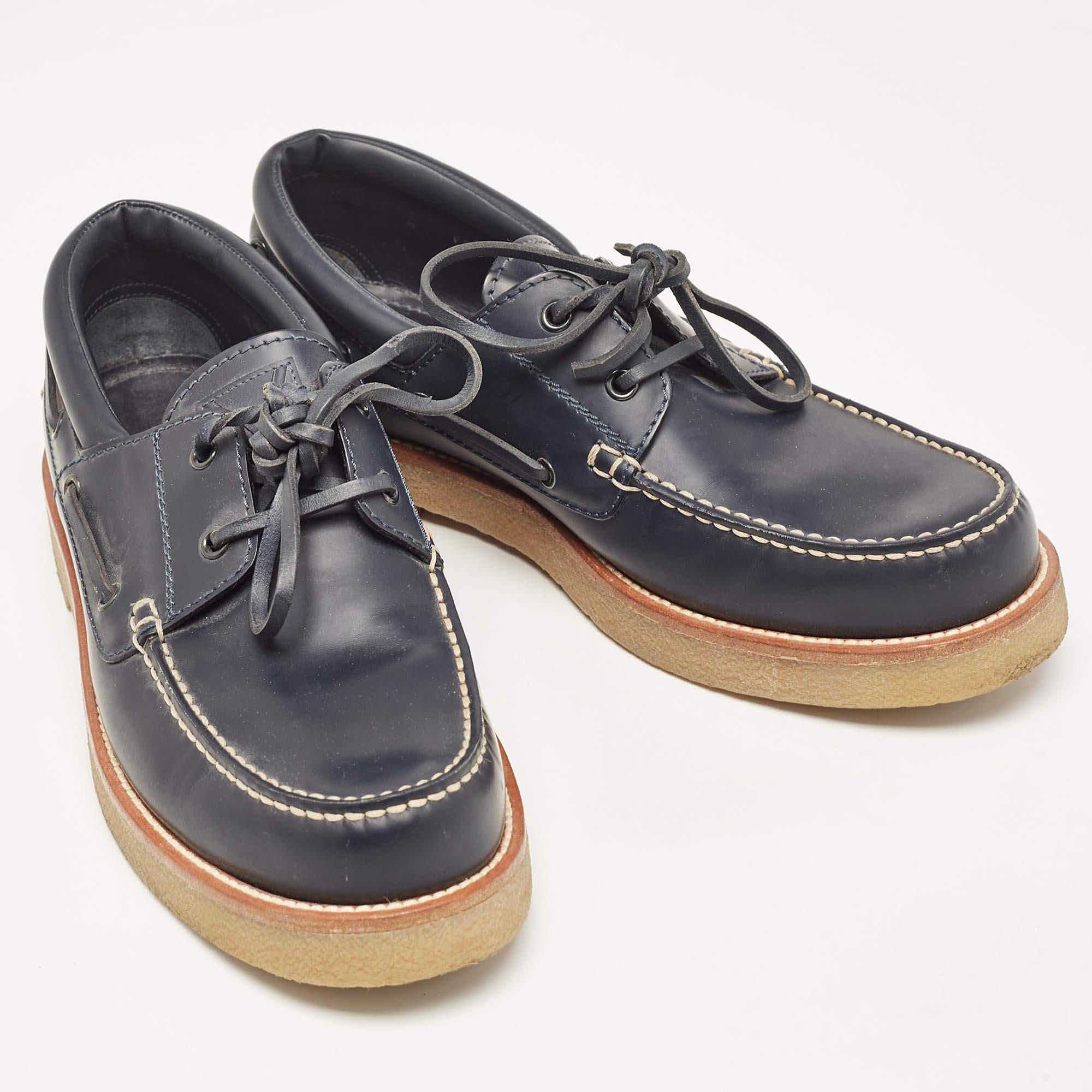 Louis Vuitton Navy Blue Leather Lace Up Loafers Size 42 In Good Condition For Sale In Dubai, Al Qouz 2