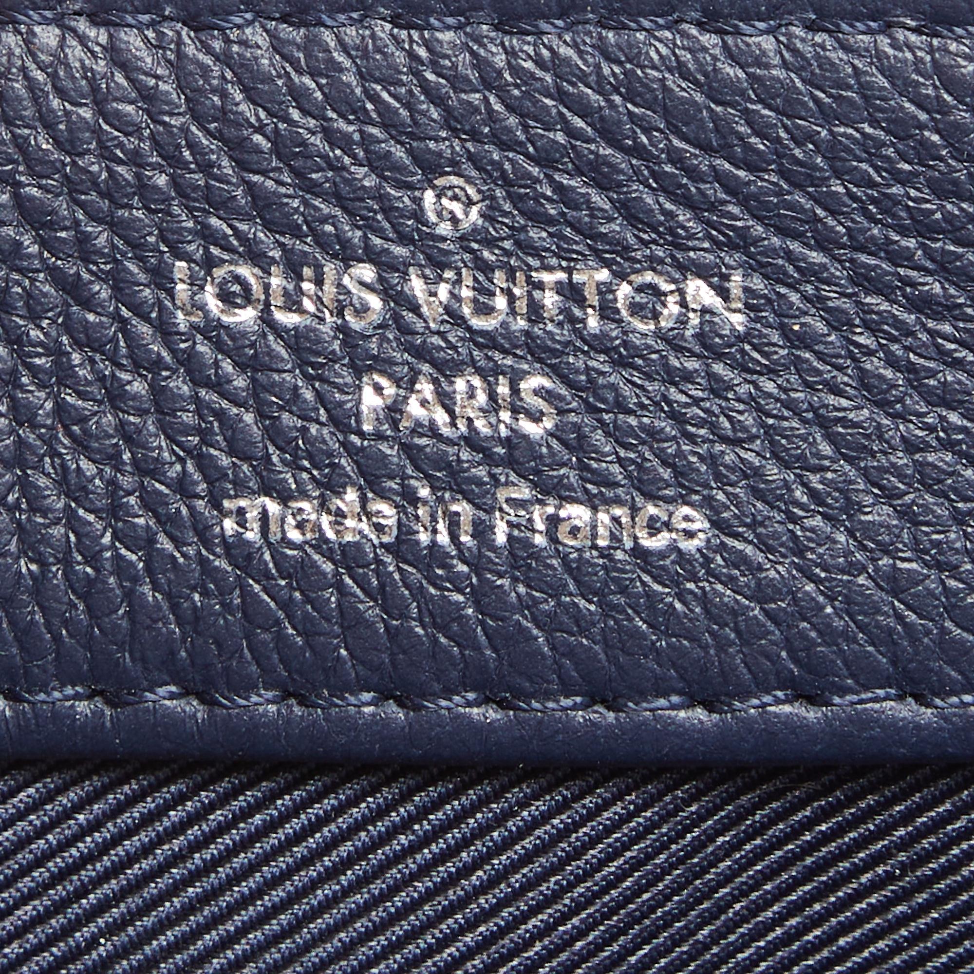 Louis Vuitton Navy Blue Leather Lockme II BB Bag In Excellent Condition In Dubai, Al Qouz 2