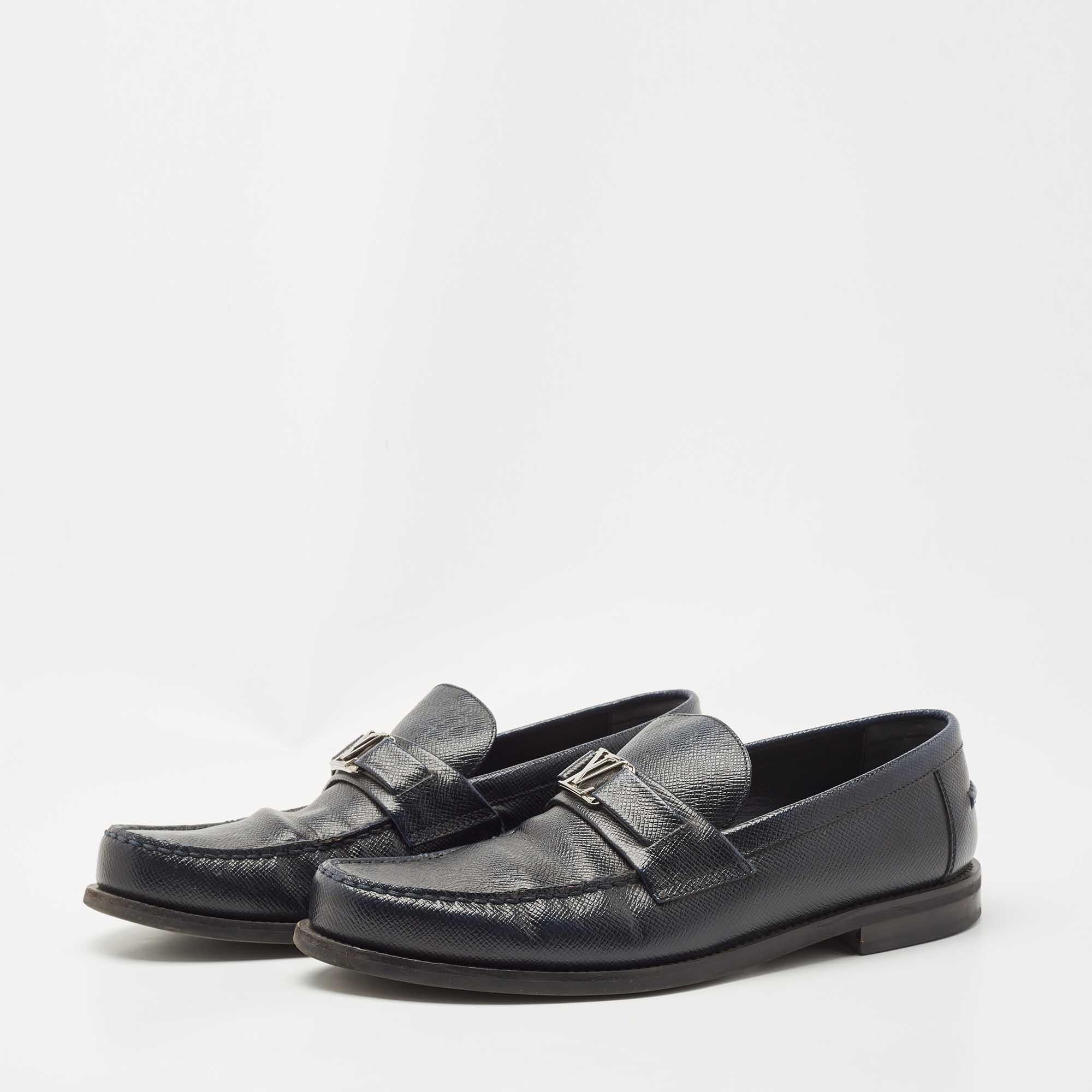 Louis Vuitton Navy Blue Leather Major Loafers Size 42.5 In Good Condition For Sale In Dubai, Al Qouz 2