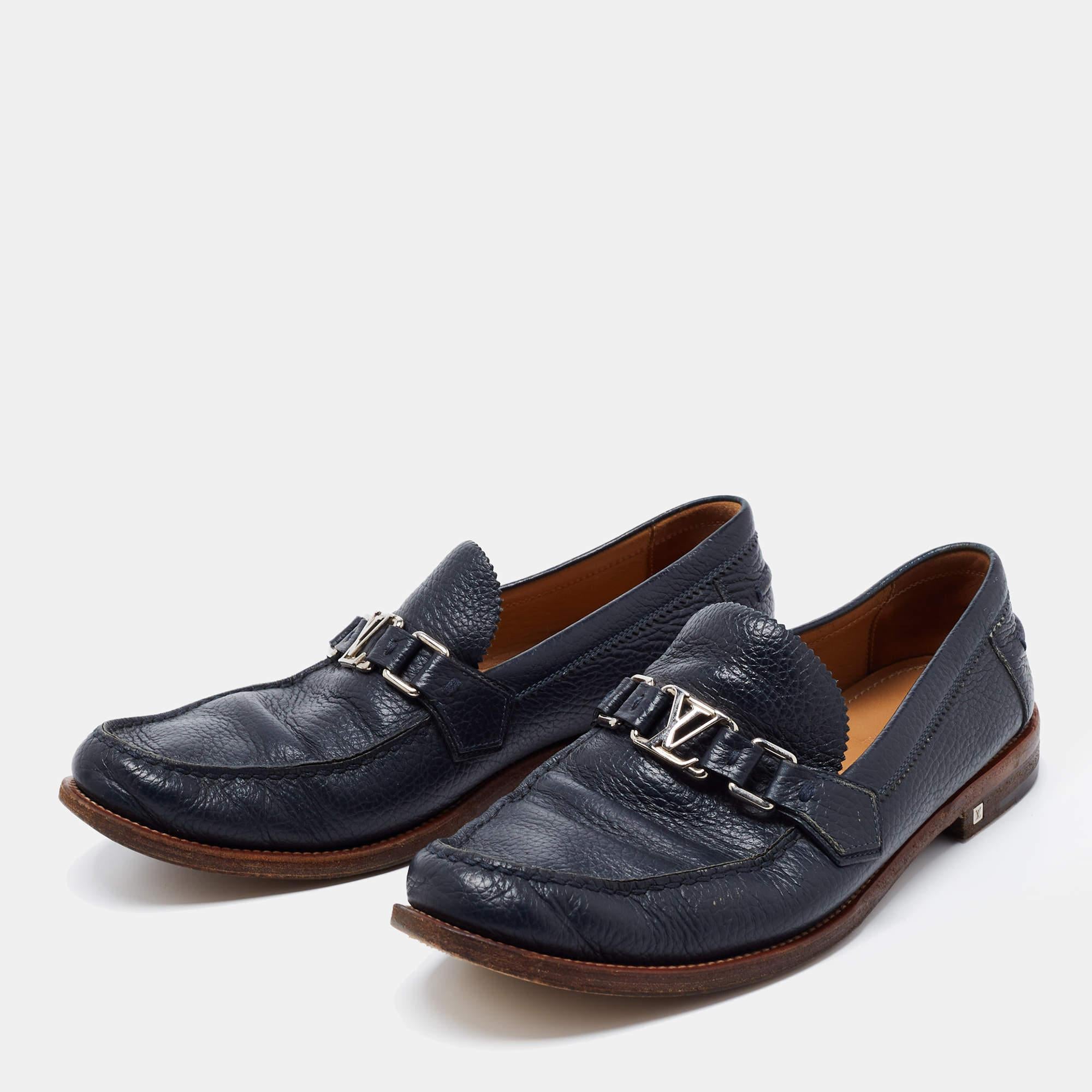 Louis Vuitton Navy Blue Leather Major Loafers Size 43.5 In Good Condition For Sale In Dubai, Al Qouz 2