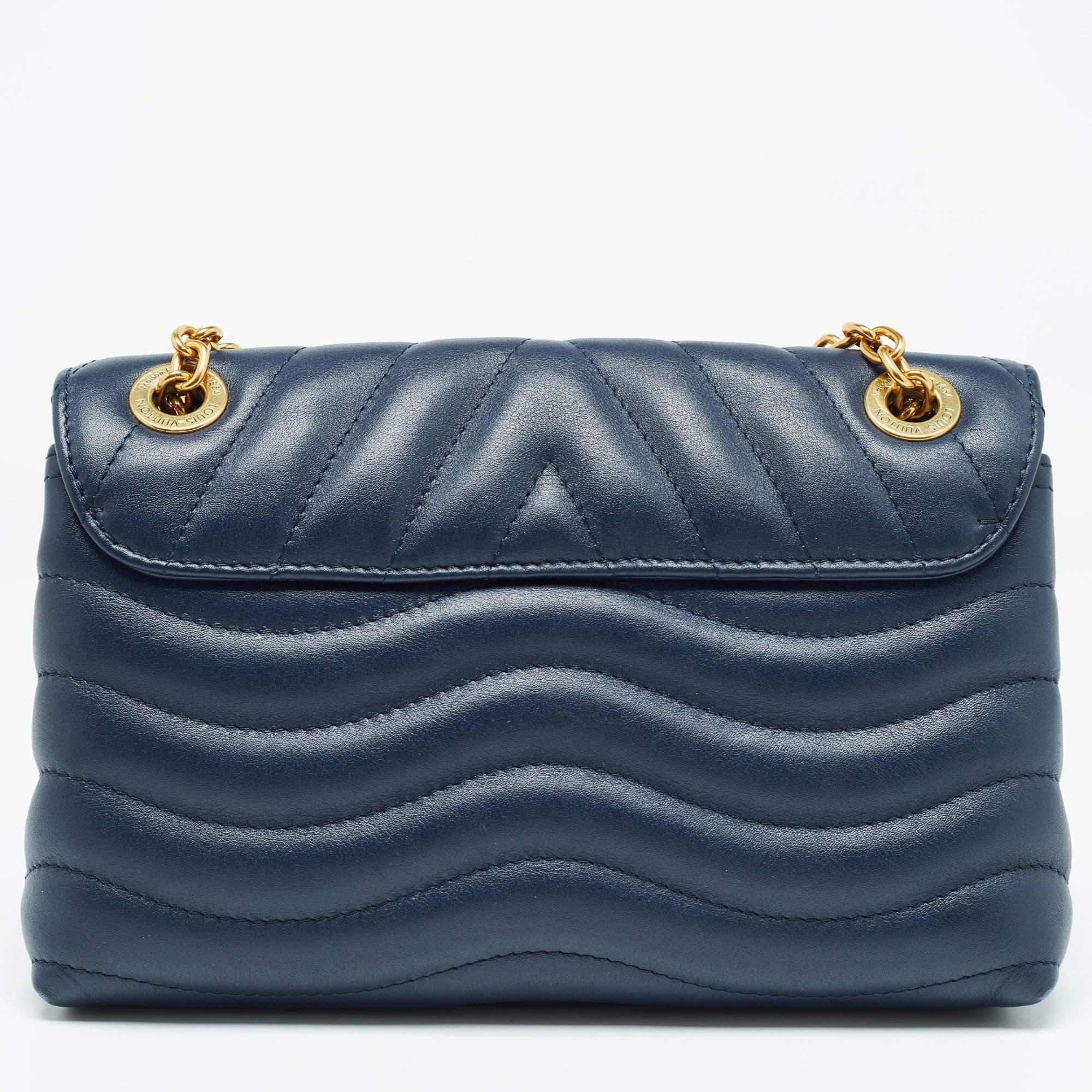Women's Louis Vuitton Navy Blue Leather New Wave Chain MM Bag